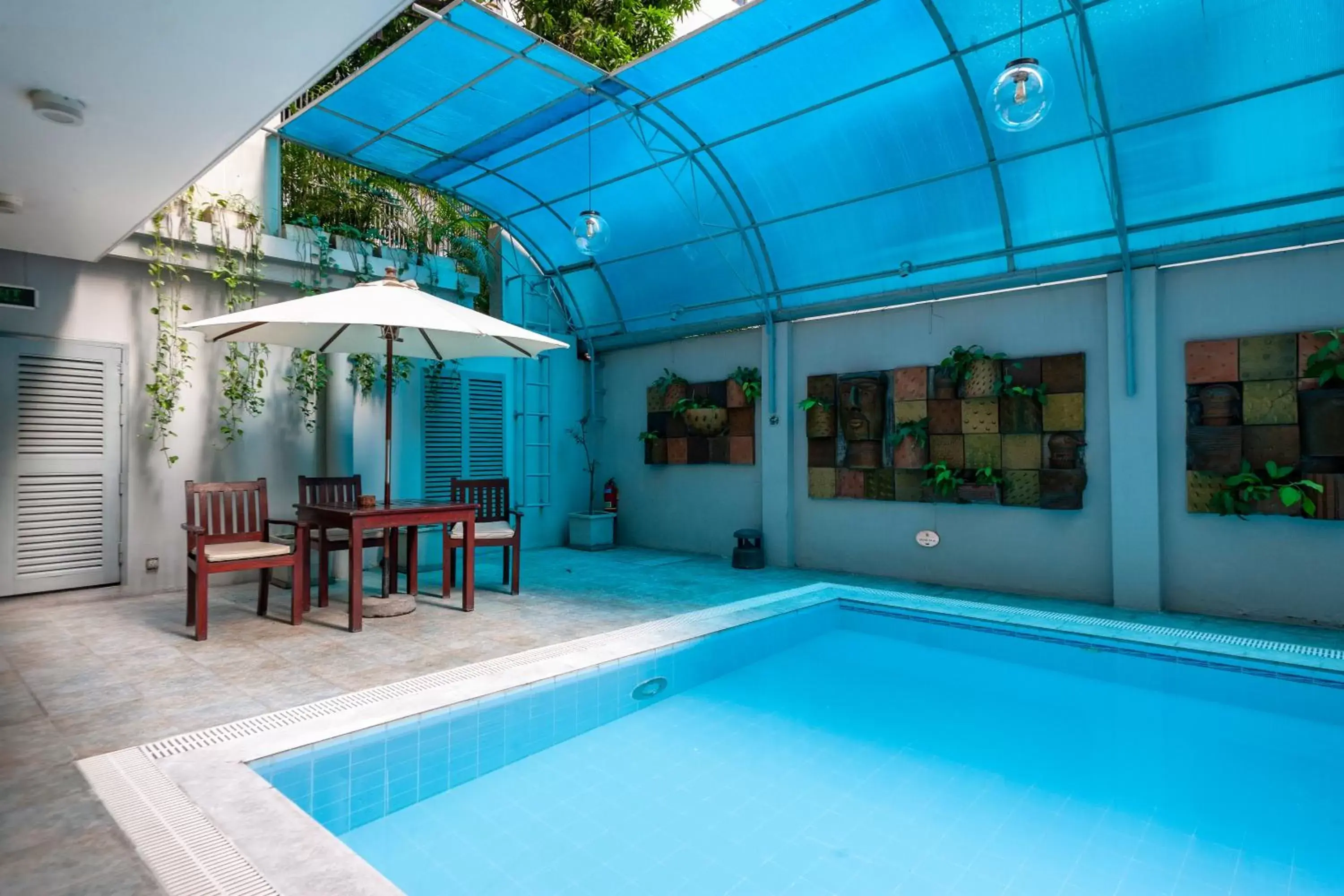 Swimming Pool in Royal Park Residence Hotel