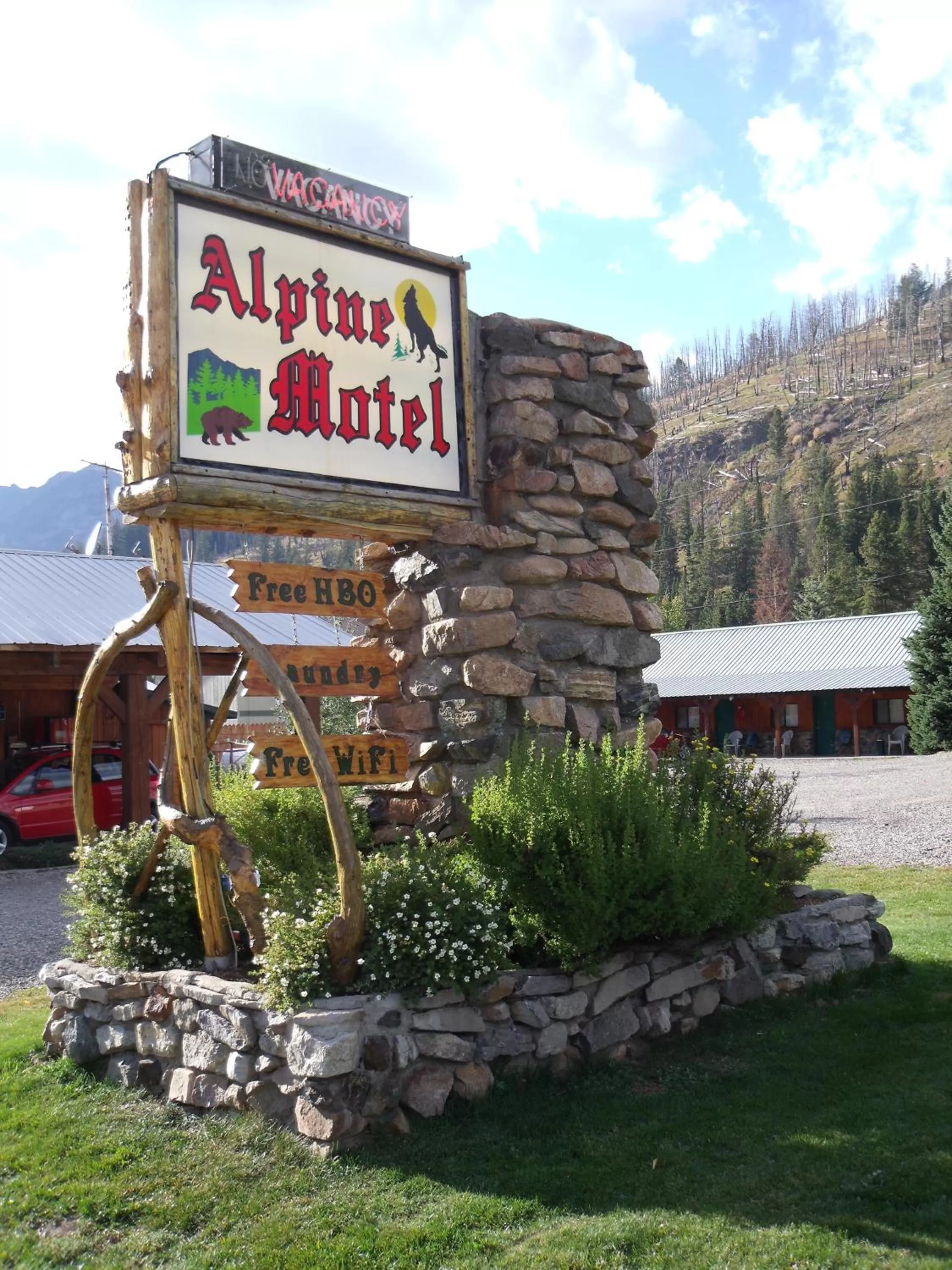 Facade/entrance in Alpine Motel of Cooke City