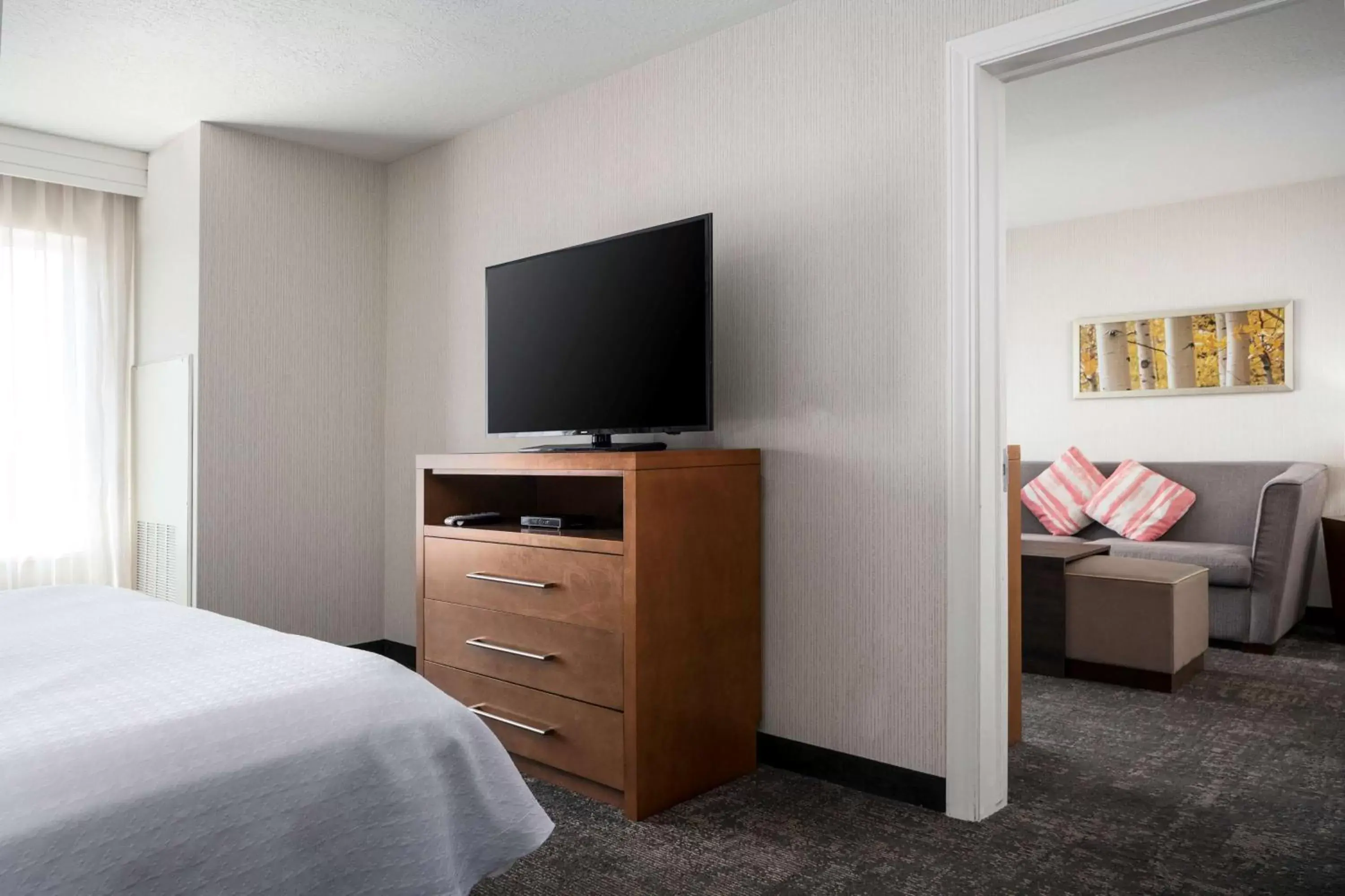 Bed, TV/Entertainment Center in Homewood Suites by Hilton Salt Lake City Downtown
