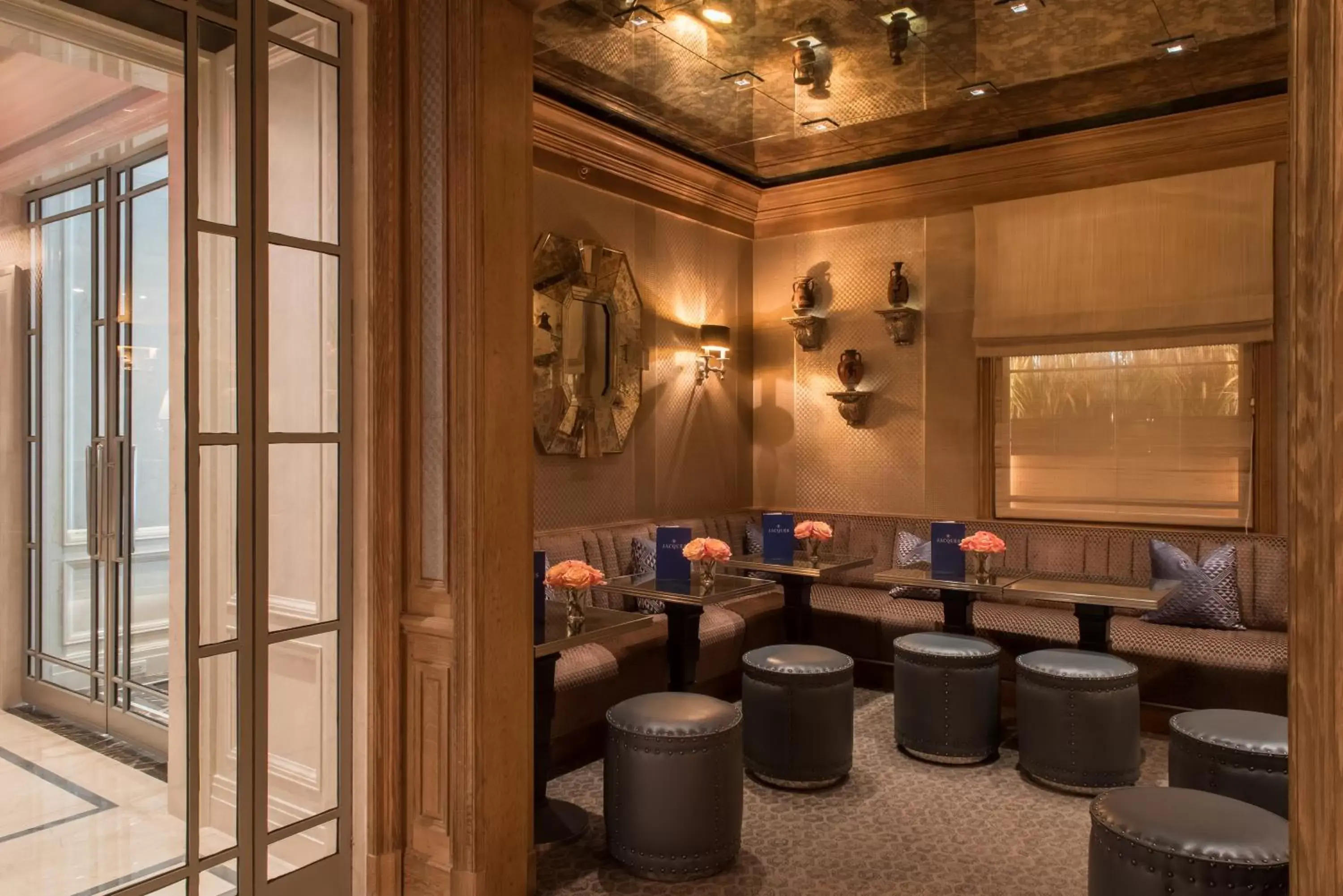 Restaurant/places to eat in Lowell Hotel Restaurant/places to eat in Lowell Hotel