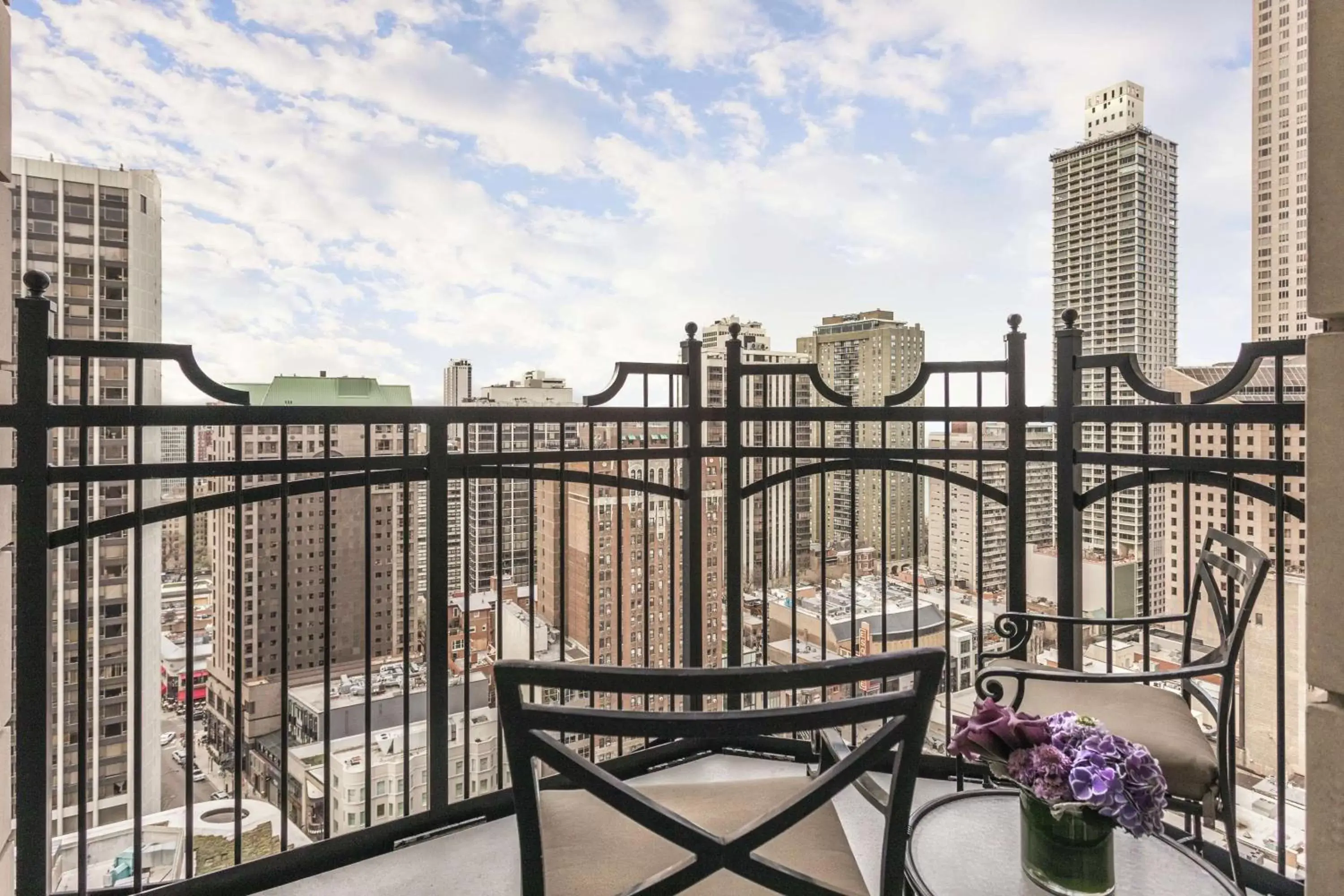 View (from property/room), Balcony/Terrace in Waldorf Astoria Chicago