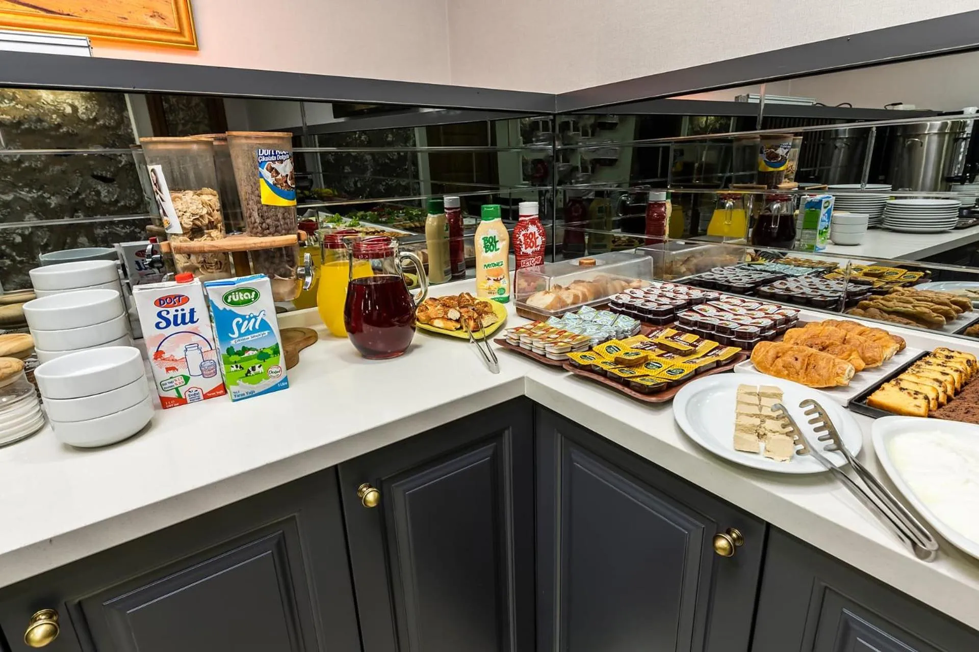 Breakfast in Kadirga Antik Hotel - Sultanahmet