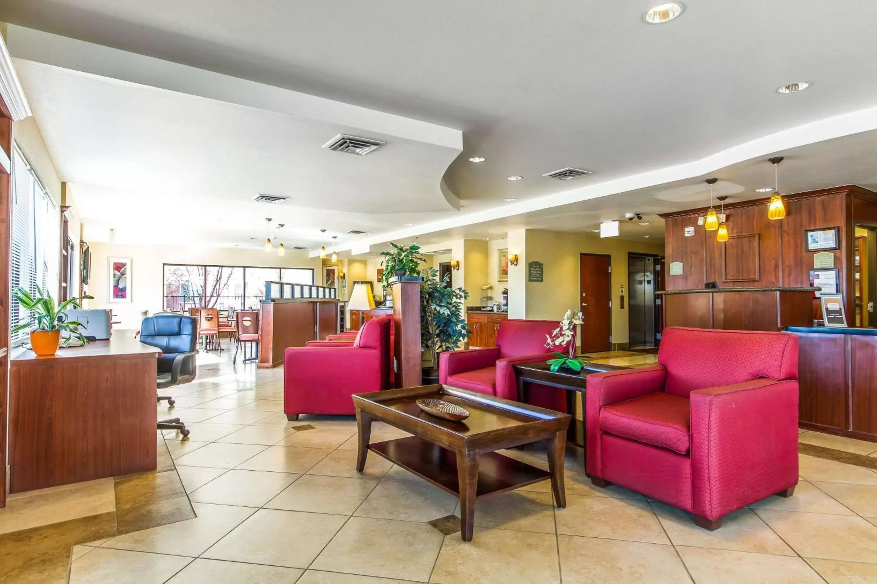 Lobby or reception, Lobby/Reception in Comfort Suites Vacaville - Napa Valley