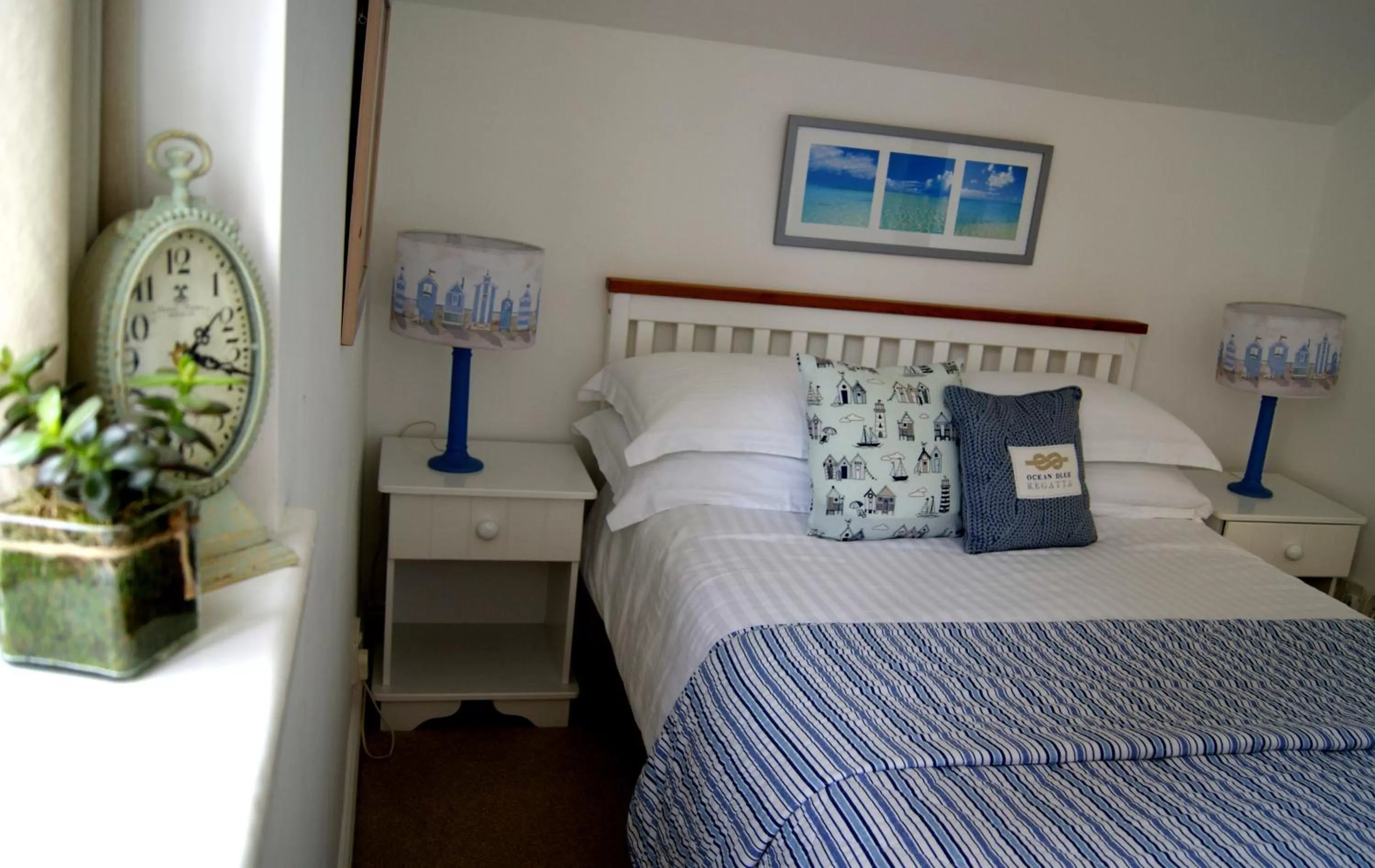 Bed, Room Photo in Sunset Guest House