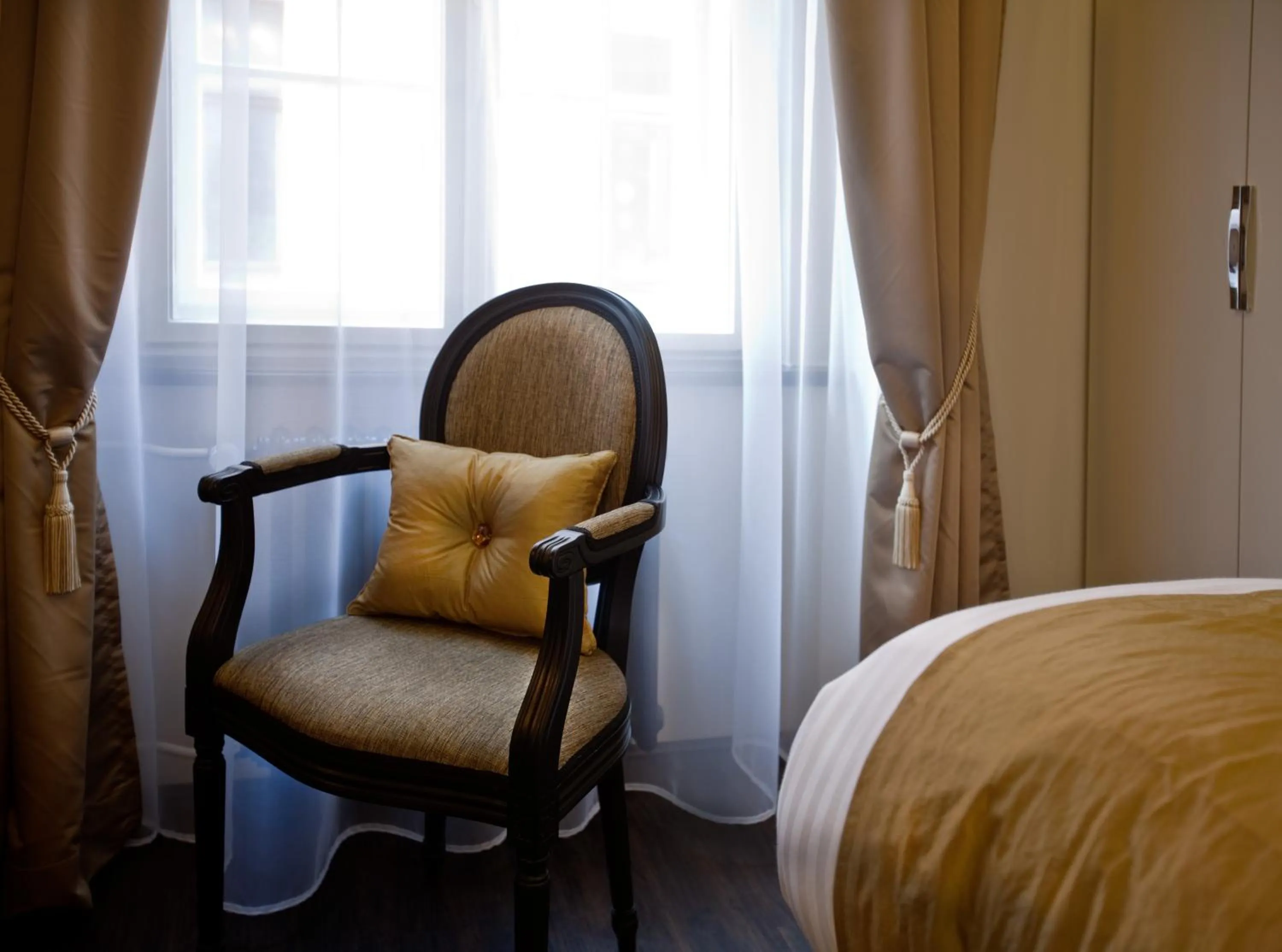 Seating area, Bed in Design Hotel Jewel Prague