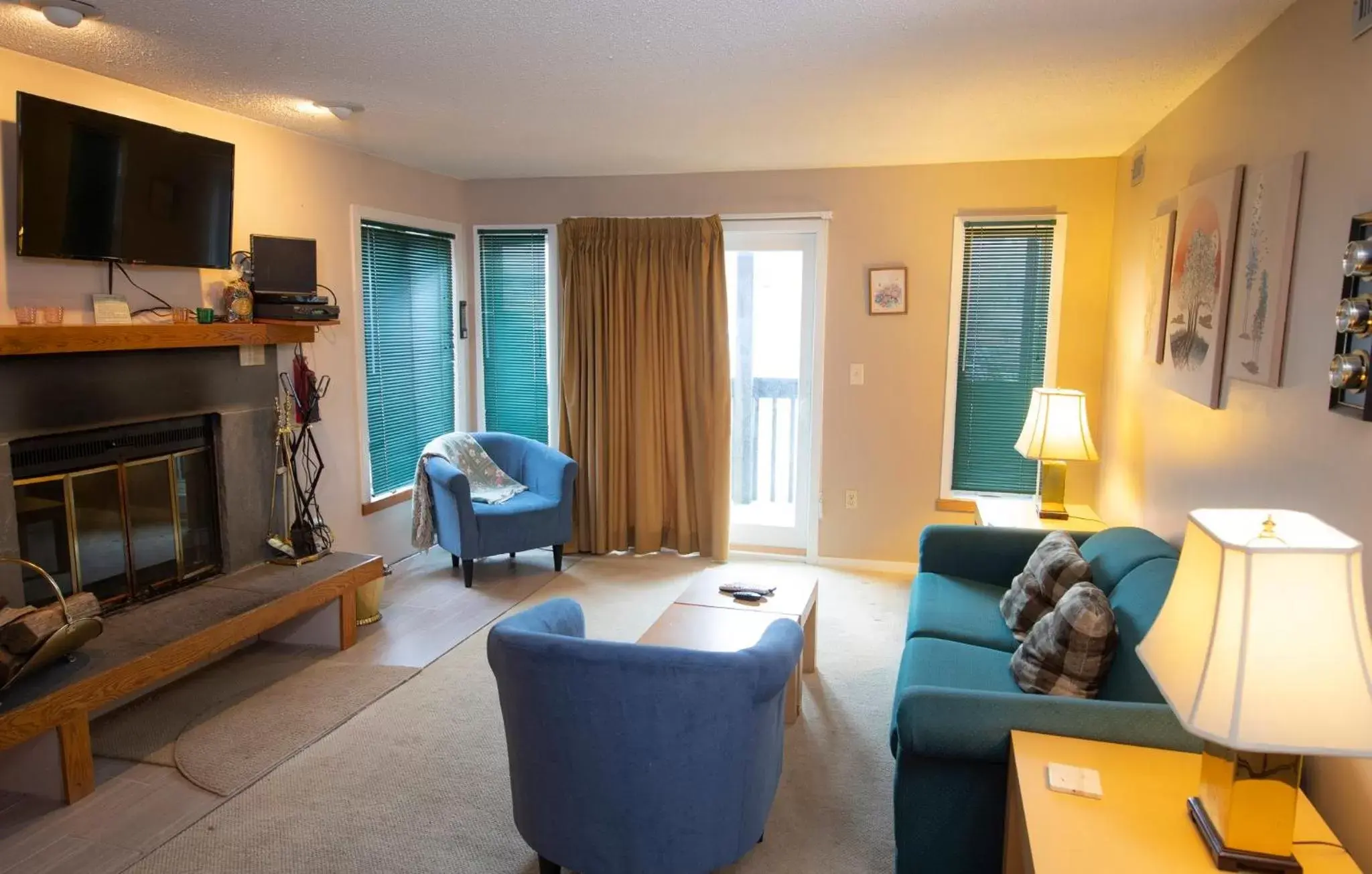 Living room, Seating Area in Mountain Lodge at Okemo