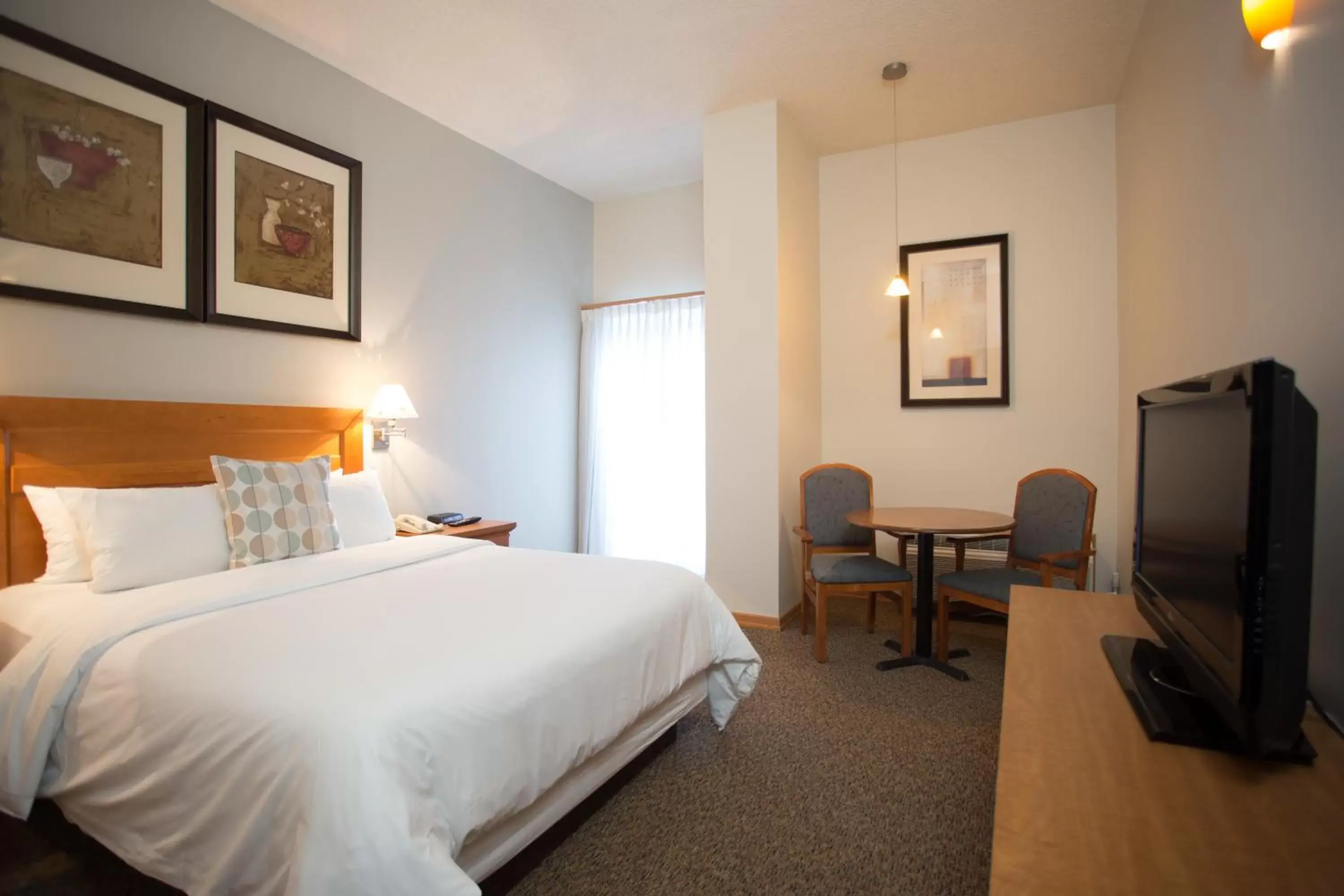 Photo of the whole room, Bed in Banff Inn