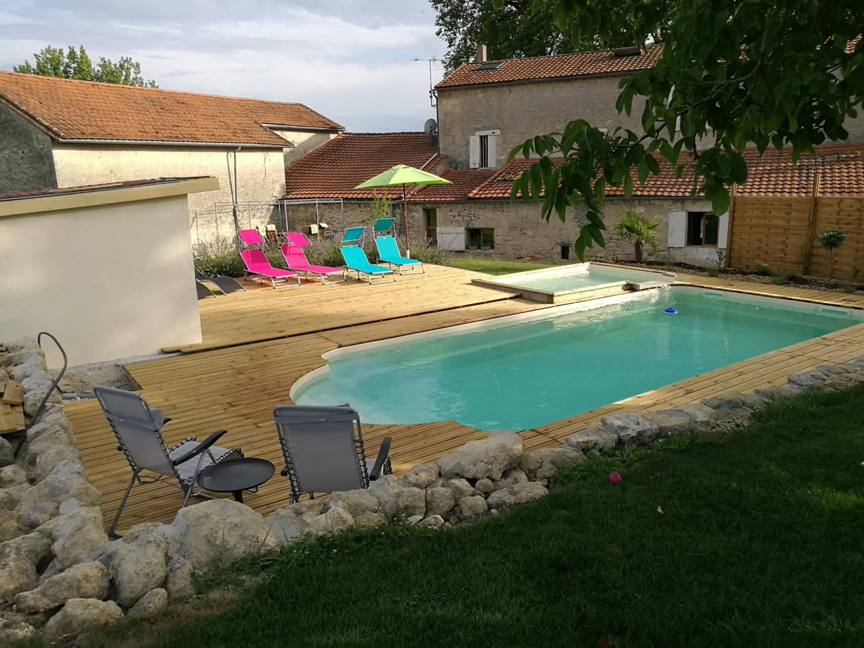 Swimming Pool in Château Puygrenier