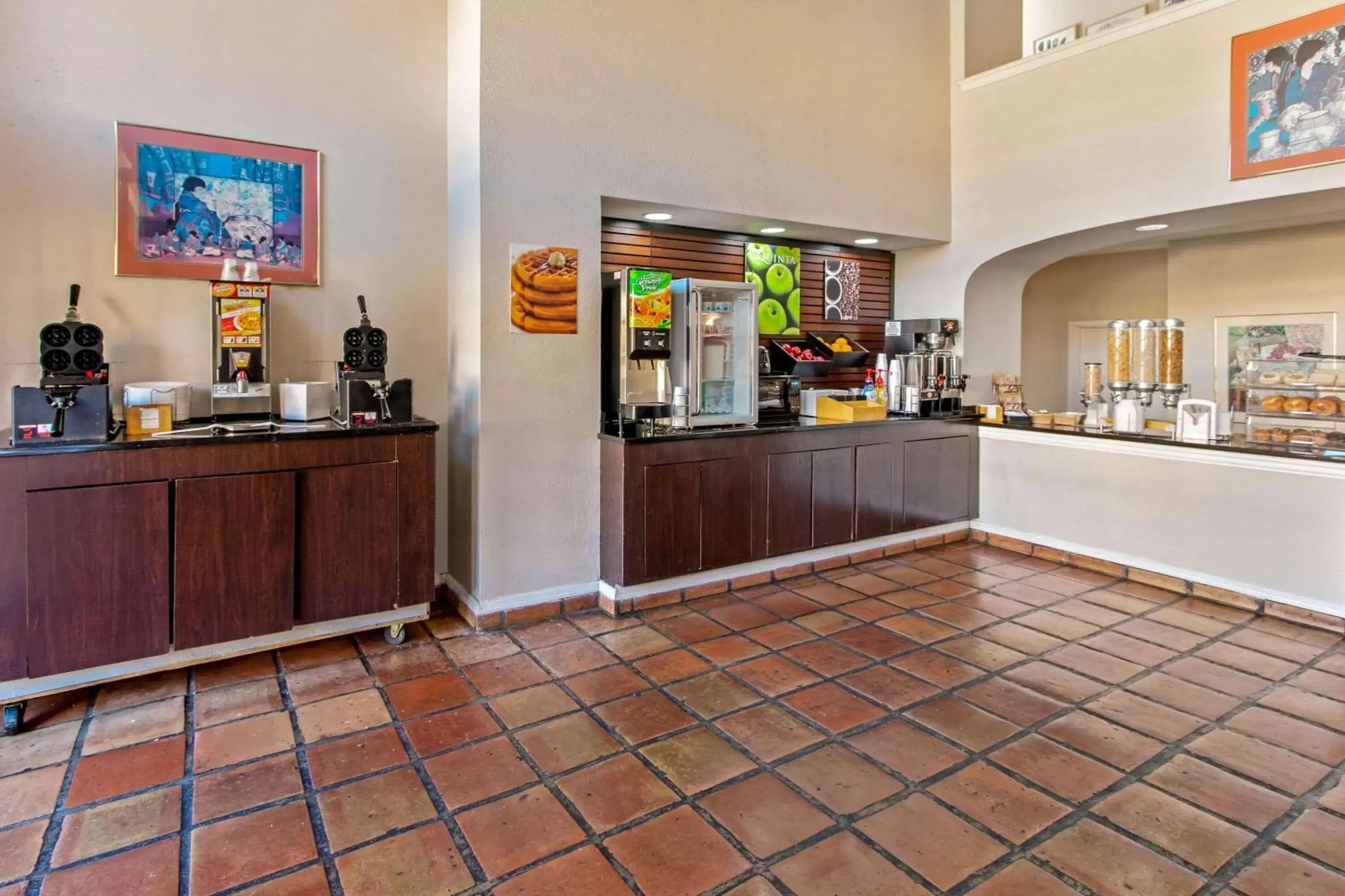 Restaurant/places to eat in La Quinta Inn by Wyndham Las Cruces Mesilla Valley