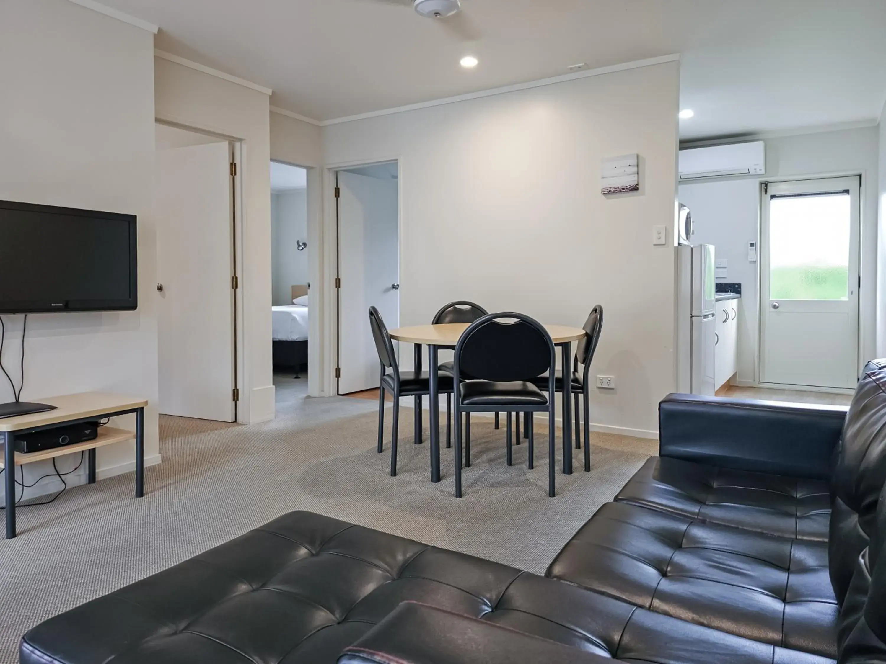 Seating Area in Captain Cook Motor Lodge