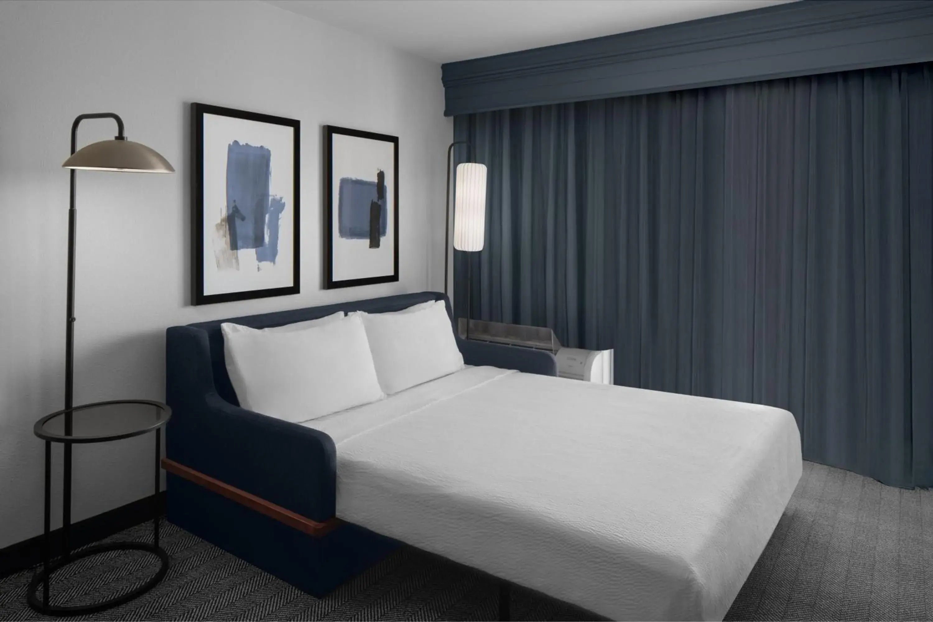 Photo of the whole room, Bed in Courtyard by Marriott Phoenix West/Avondale