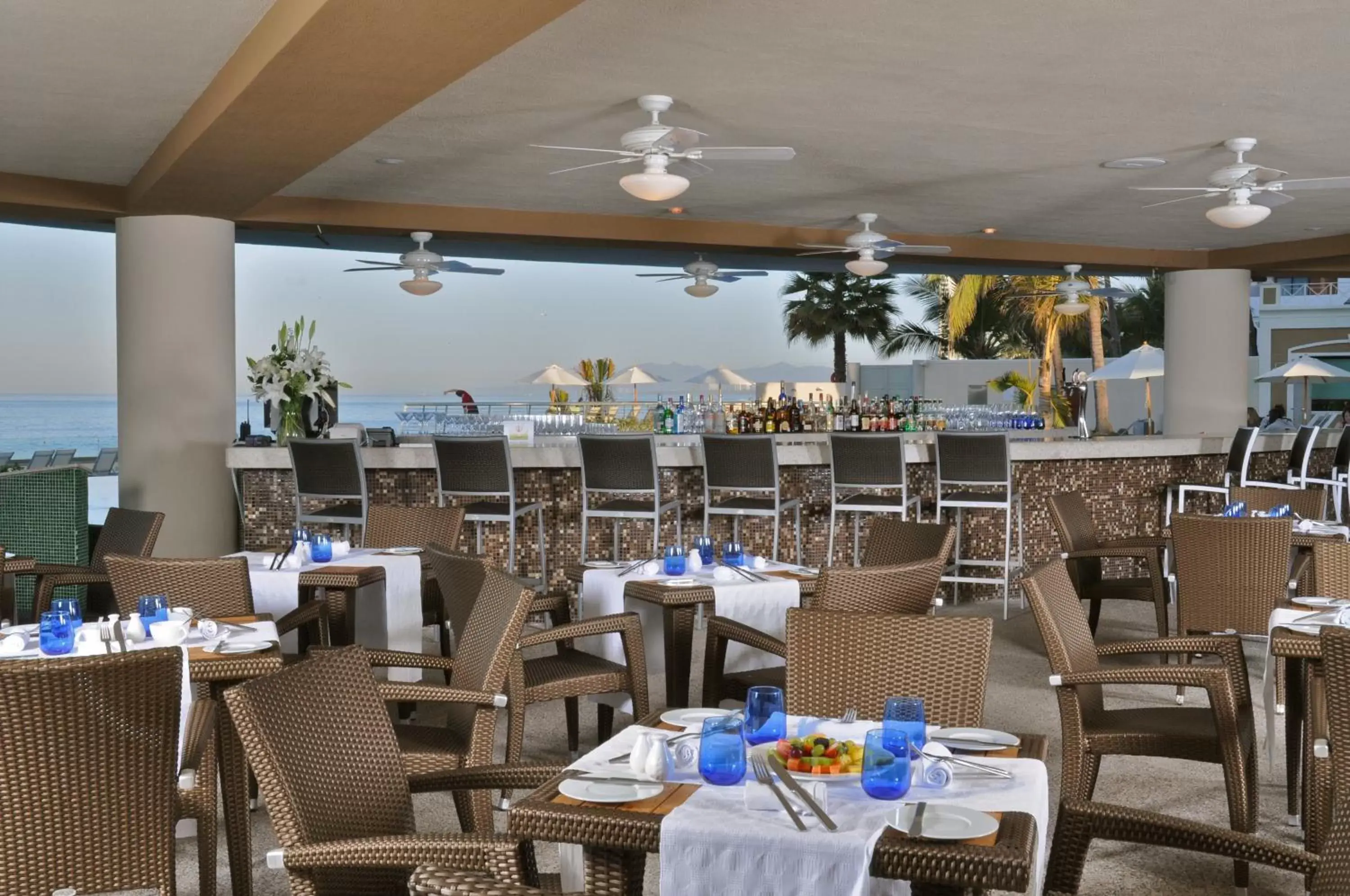 Restaurant/Places to Eat in Sunset Plaza Beach Resort Puerto Vallarta All Inclusive