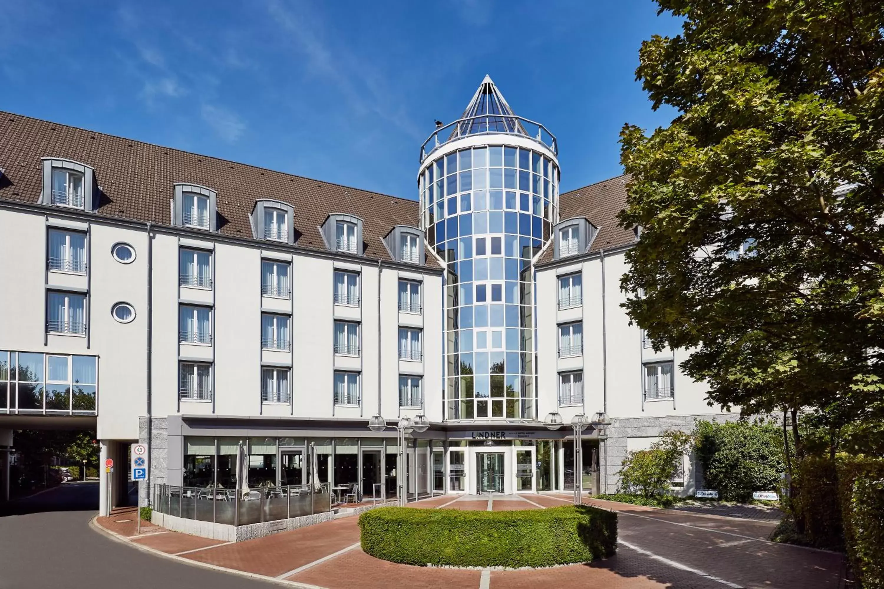 Property Building in Lindner Hotel Dusseldorf Airport