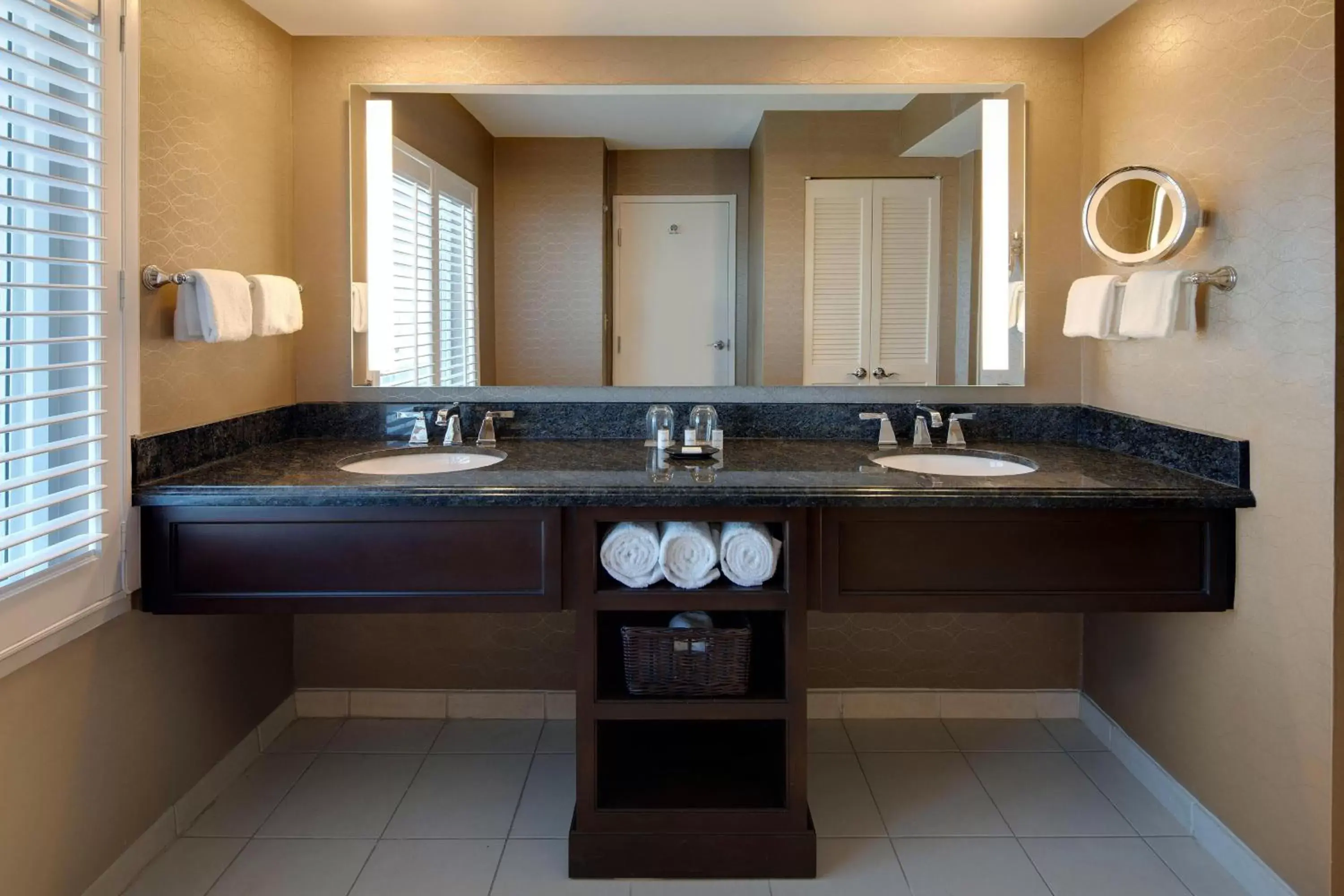 Bathroom in Sheraton Suites Fort Lauderdale Plantation