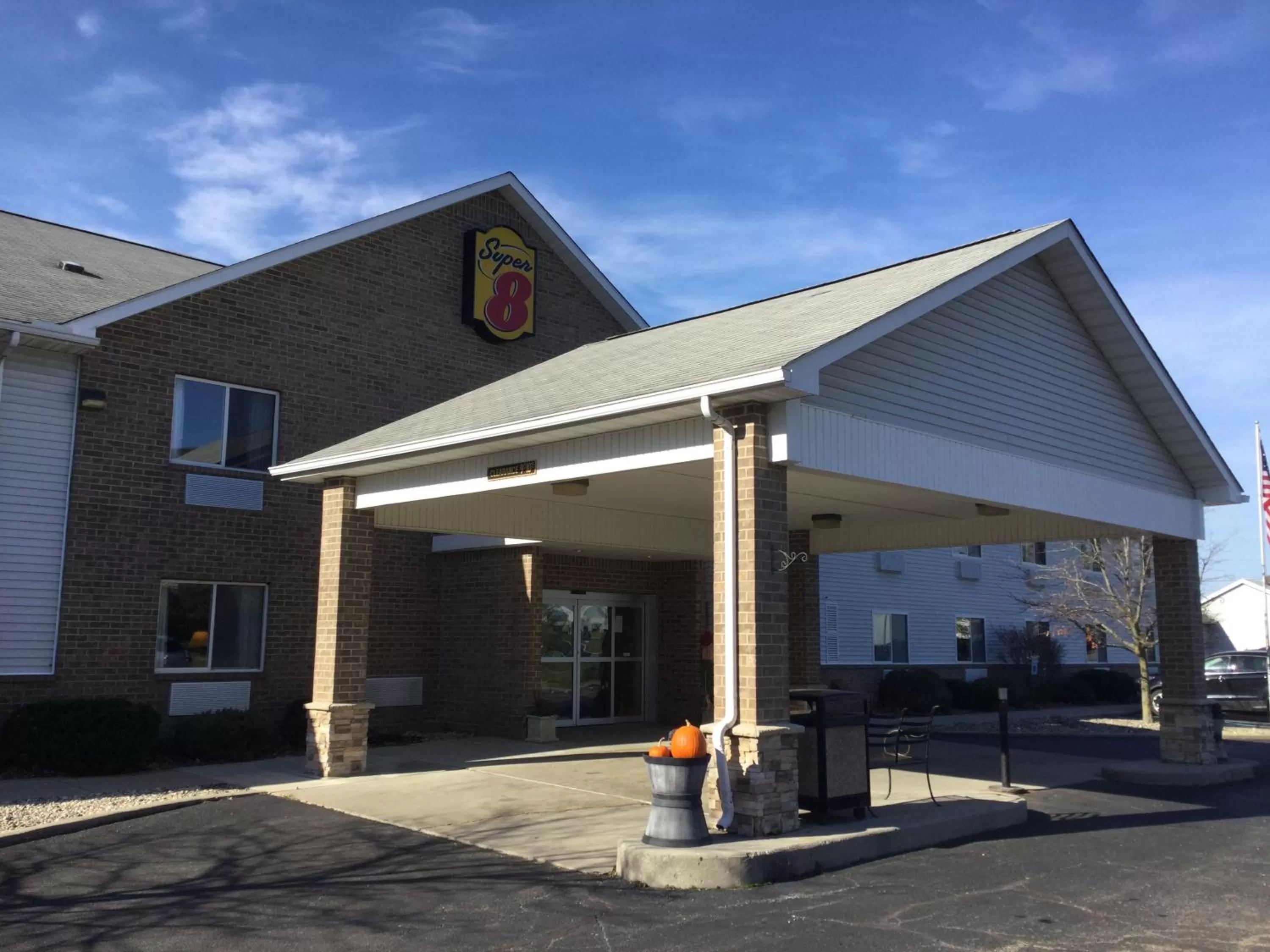 Facade/entrance, Property Building in Super 8 by Wyndham Adrian