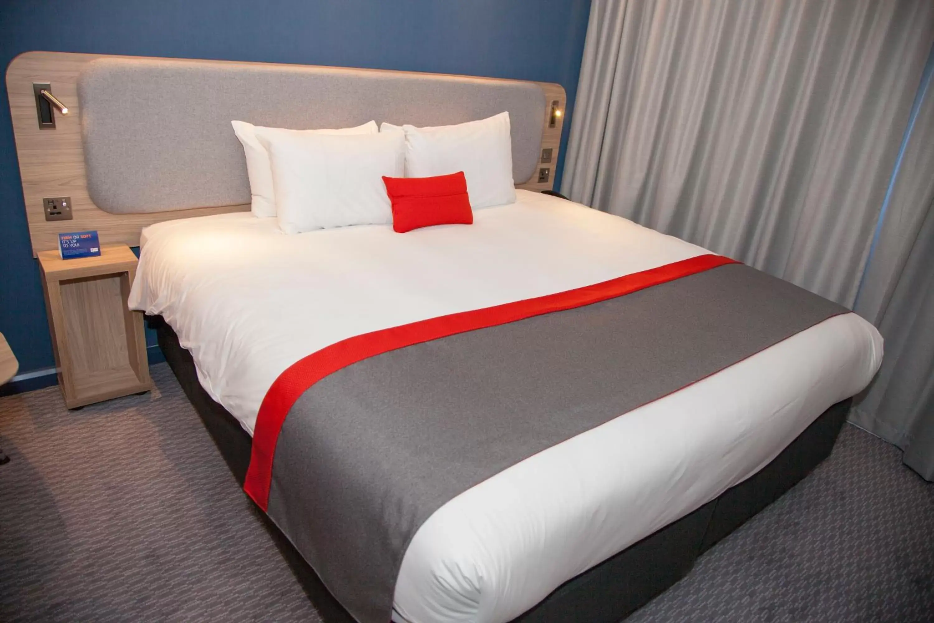 Photo of the whole room, Bed in Holiday Inn Express Cardiff Bay by IHG Photo of the whole room, Bed in Holiday Inn Express Cardiff Bay by IHG