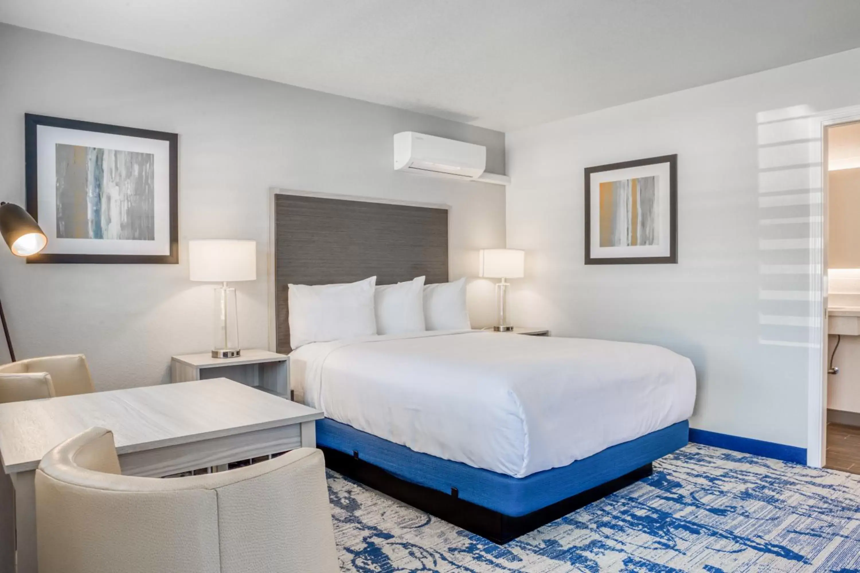 Bedroom, Bed in Creekside Inn Downtown Bedroom, Bed in Creekside Inn Downtown