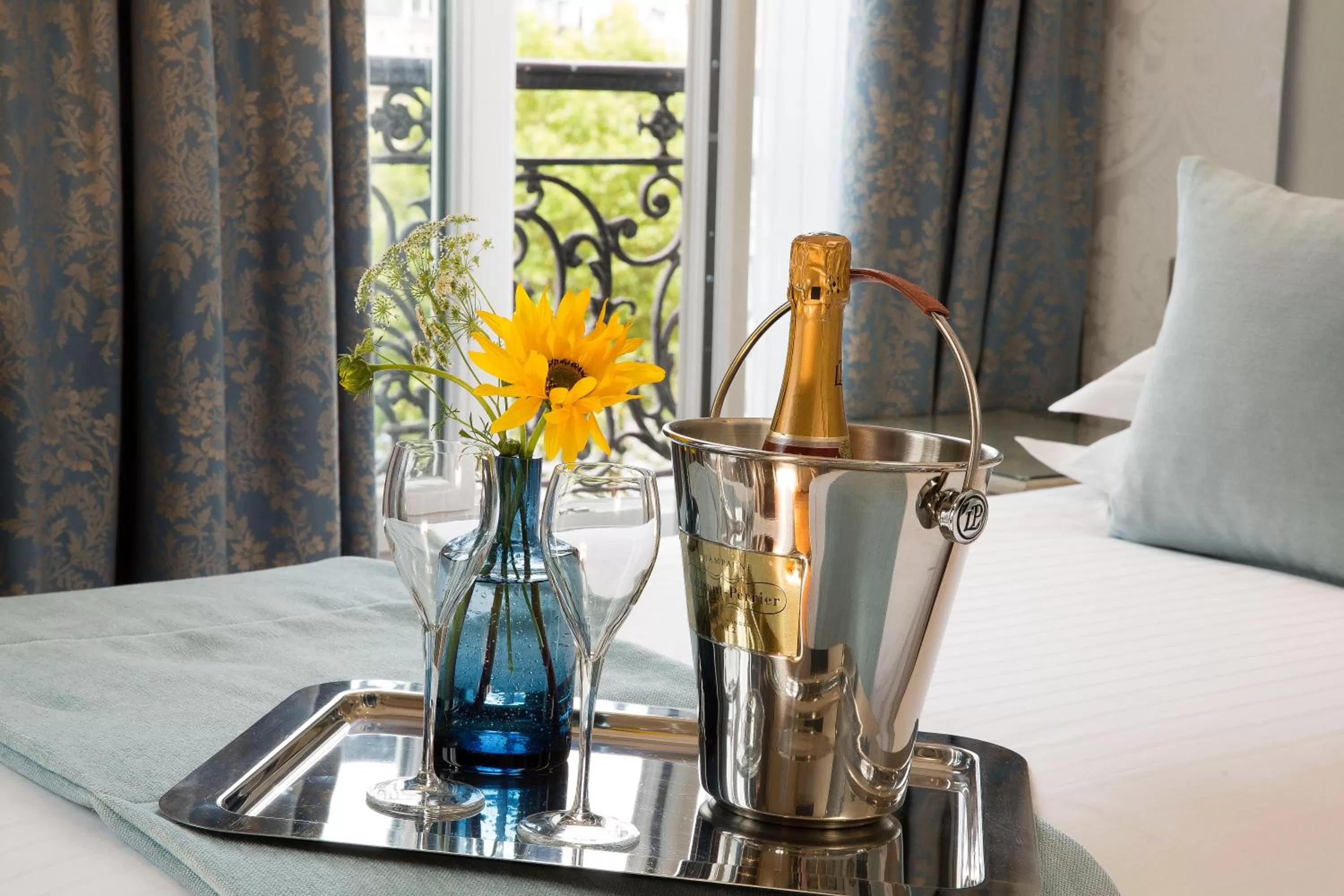 Decorative detail, Bed in Hotel Plaza Elysées