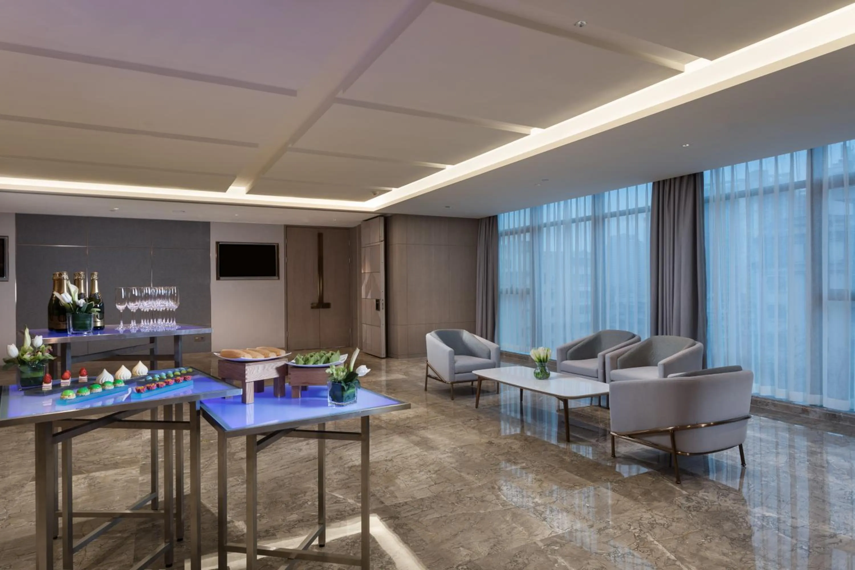 Meeting/conference room in Holiday Inn Guiyang City Center by IHG