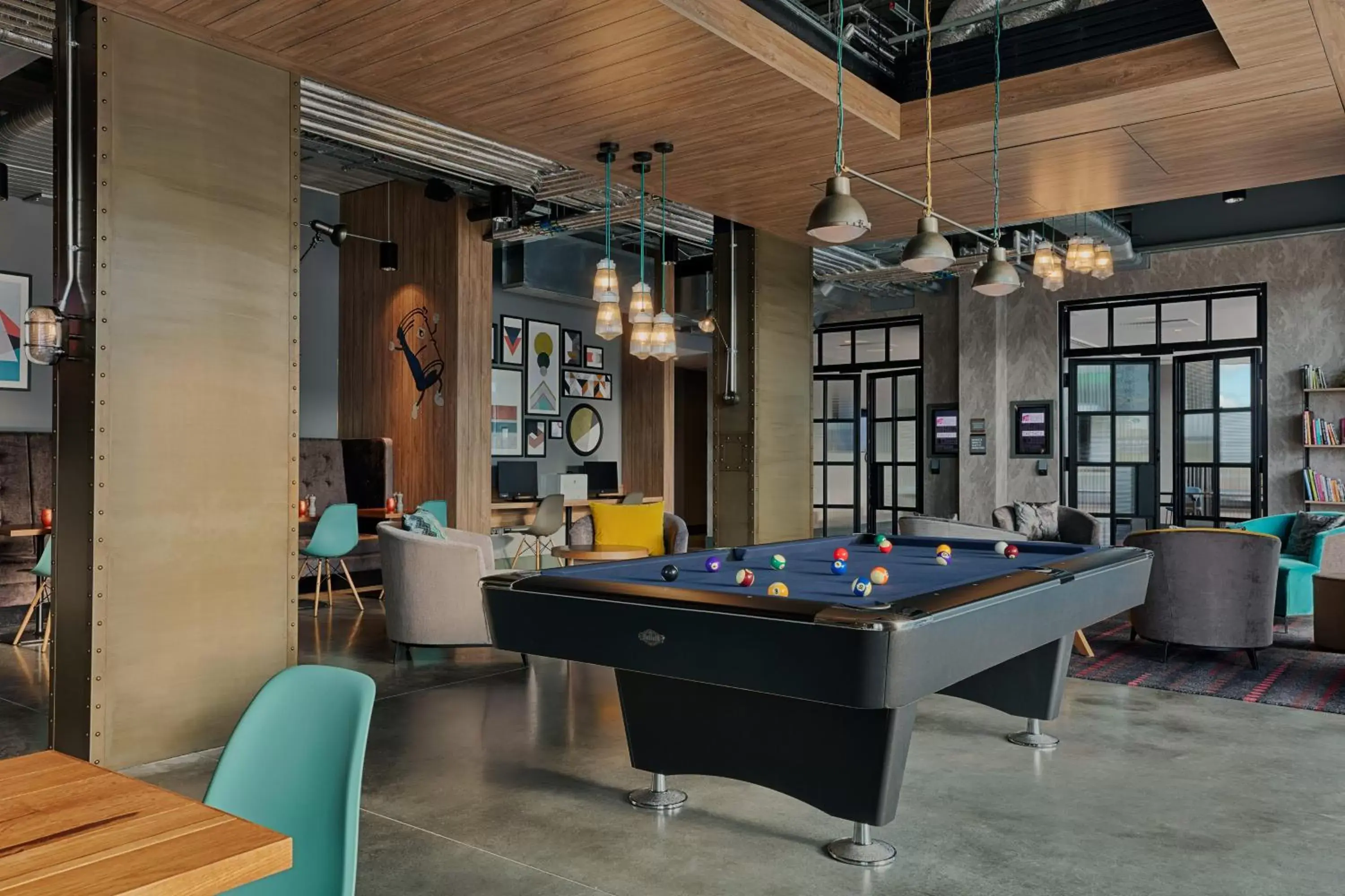 Lounge or bar, Billiards in Aloft Aberdeen TECA