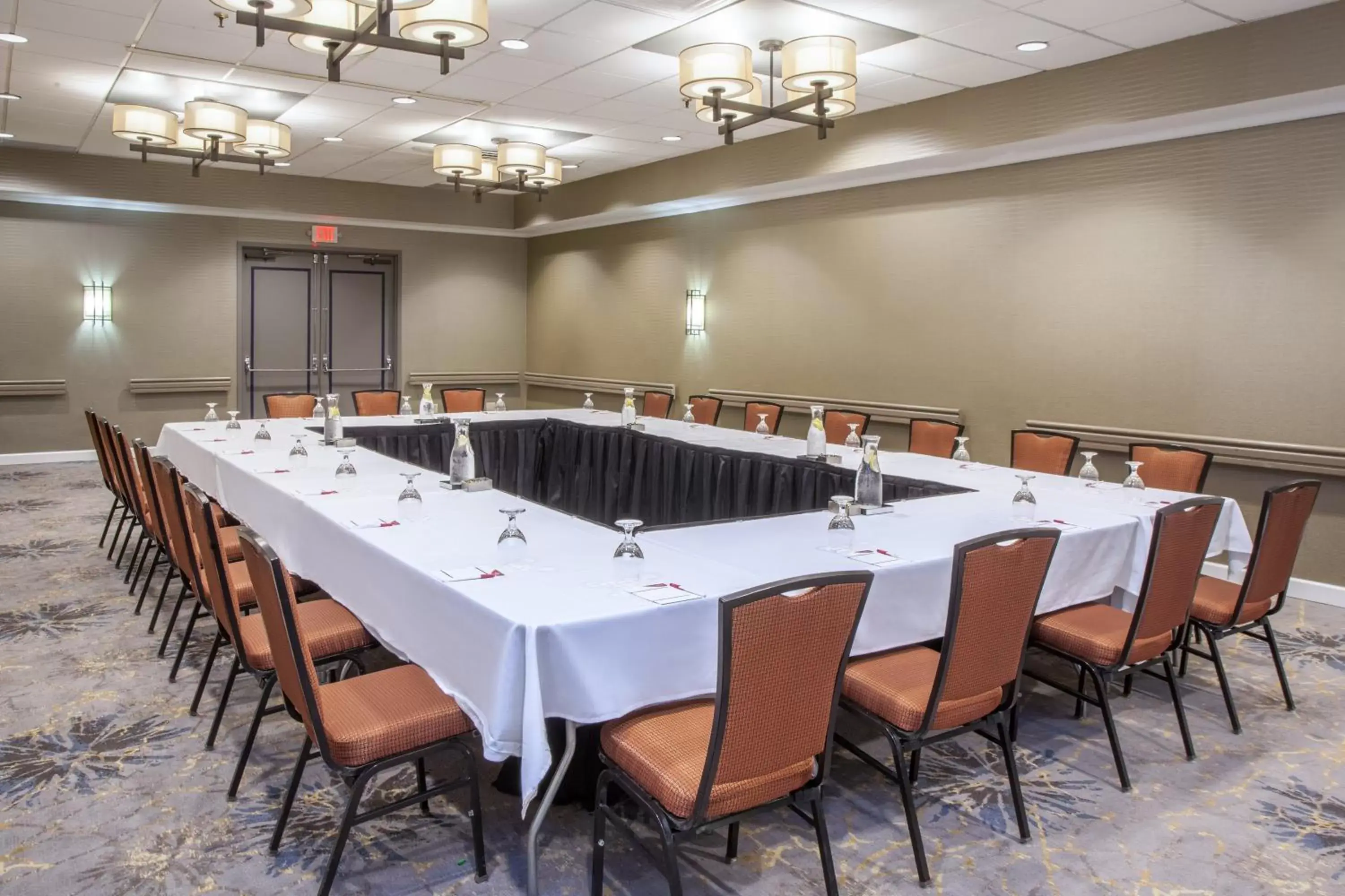 Banquet/Function facilities in Crowne Plaza Suites MSP Airport an IHG Hotel