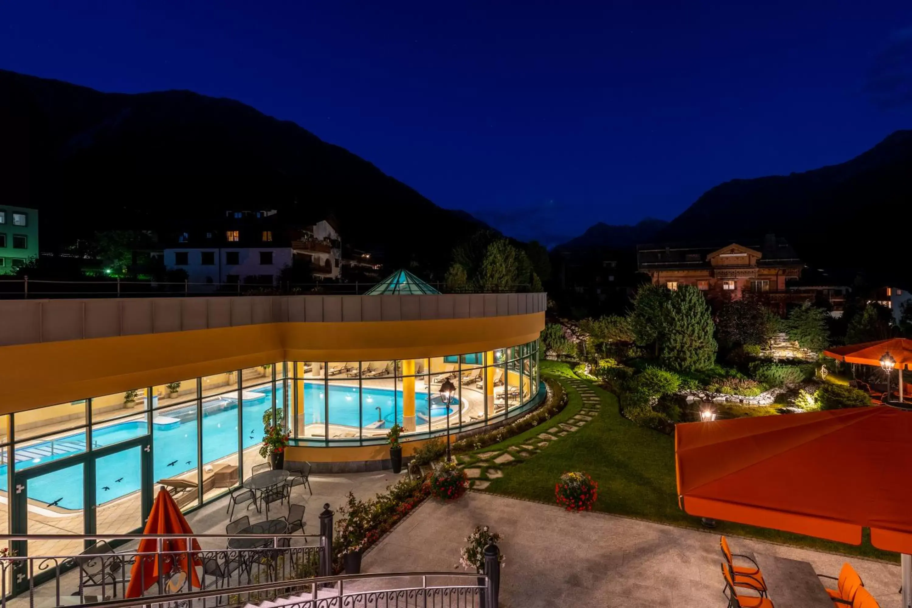 Swimming pool, Pool View in Hotel Vereina
