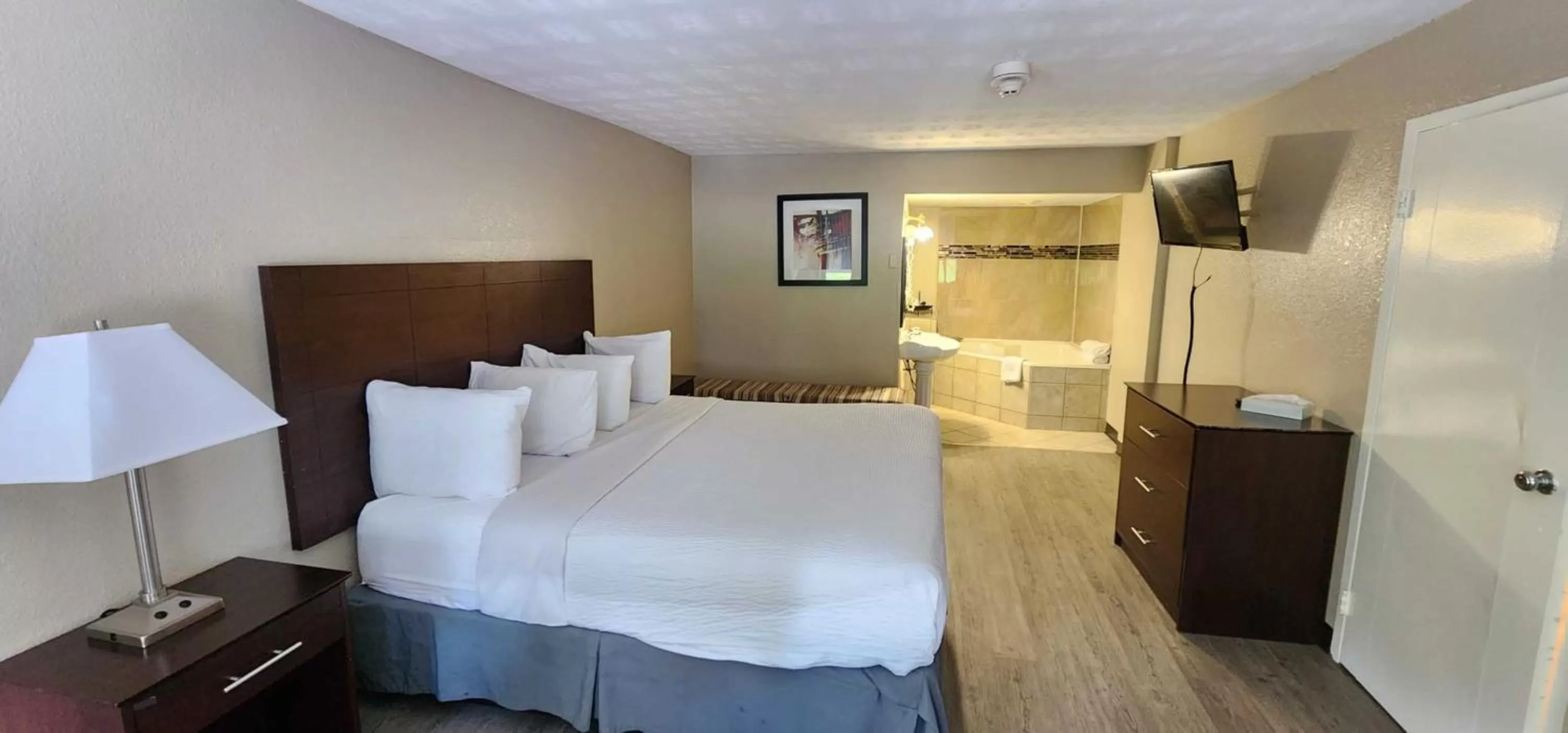 King Studio Suite - Non-Smoking in Days Inn by Wyndham Fort Wright Cincinnati Area