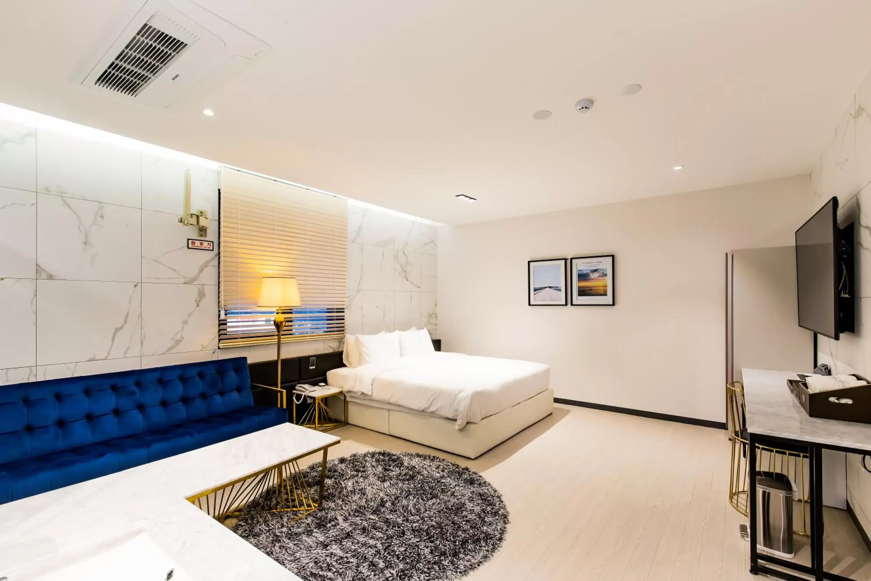 Photo of the whole room, Bed in Air Sky Hotel Photo of the whole room, Bed in Air Sky Hotel