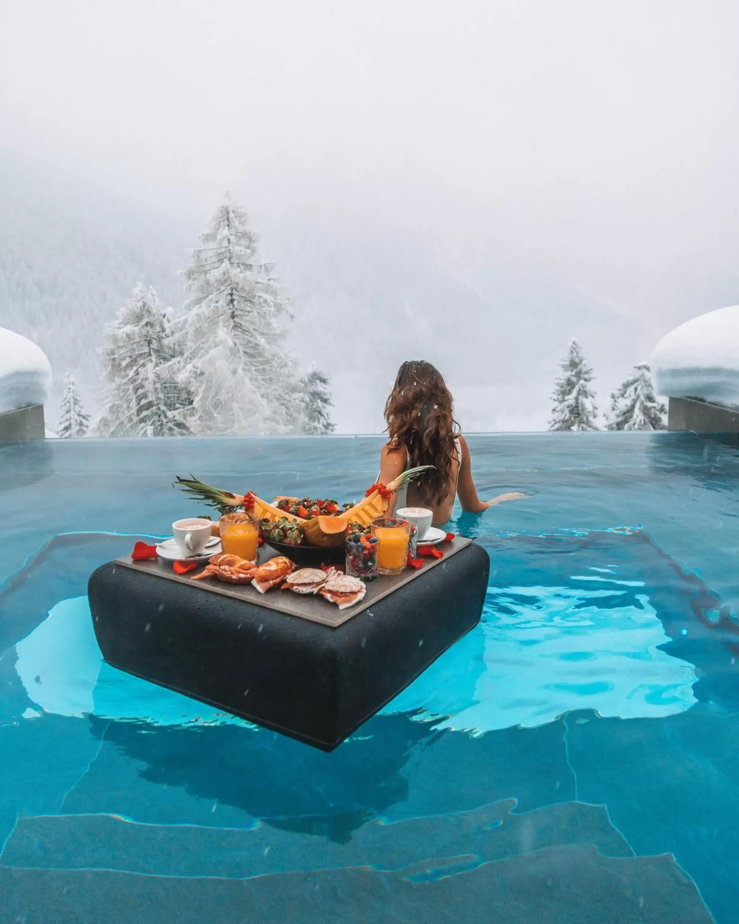 Swimming pool in Hotel Chalet Al Foss