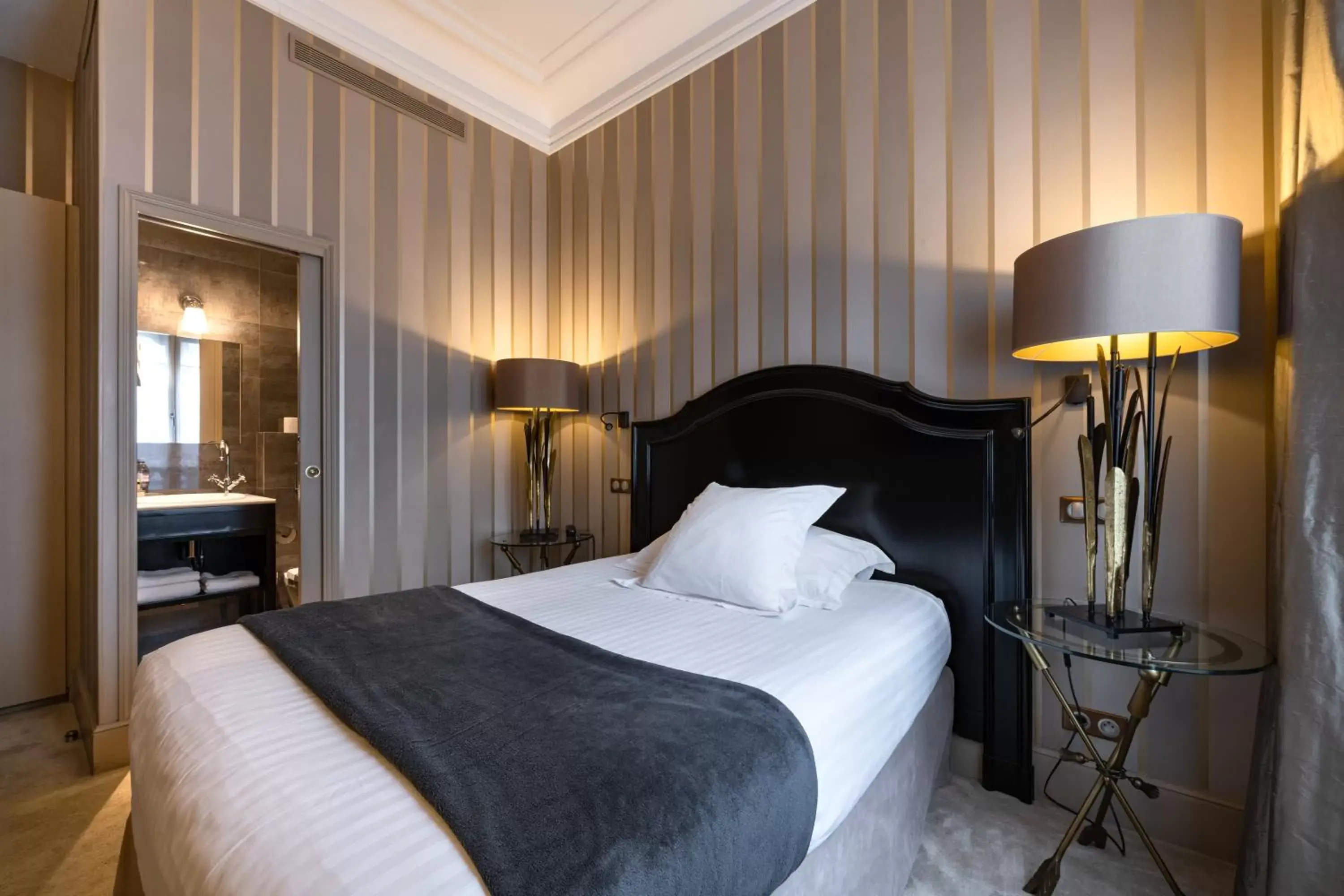 Bedroom, Bed in Villa Glamour