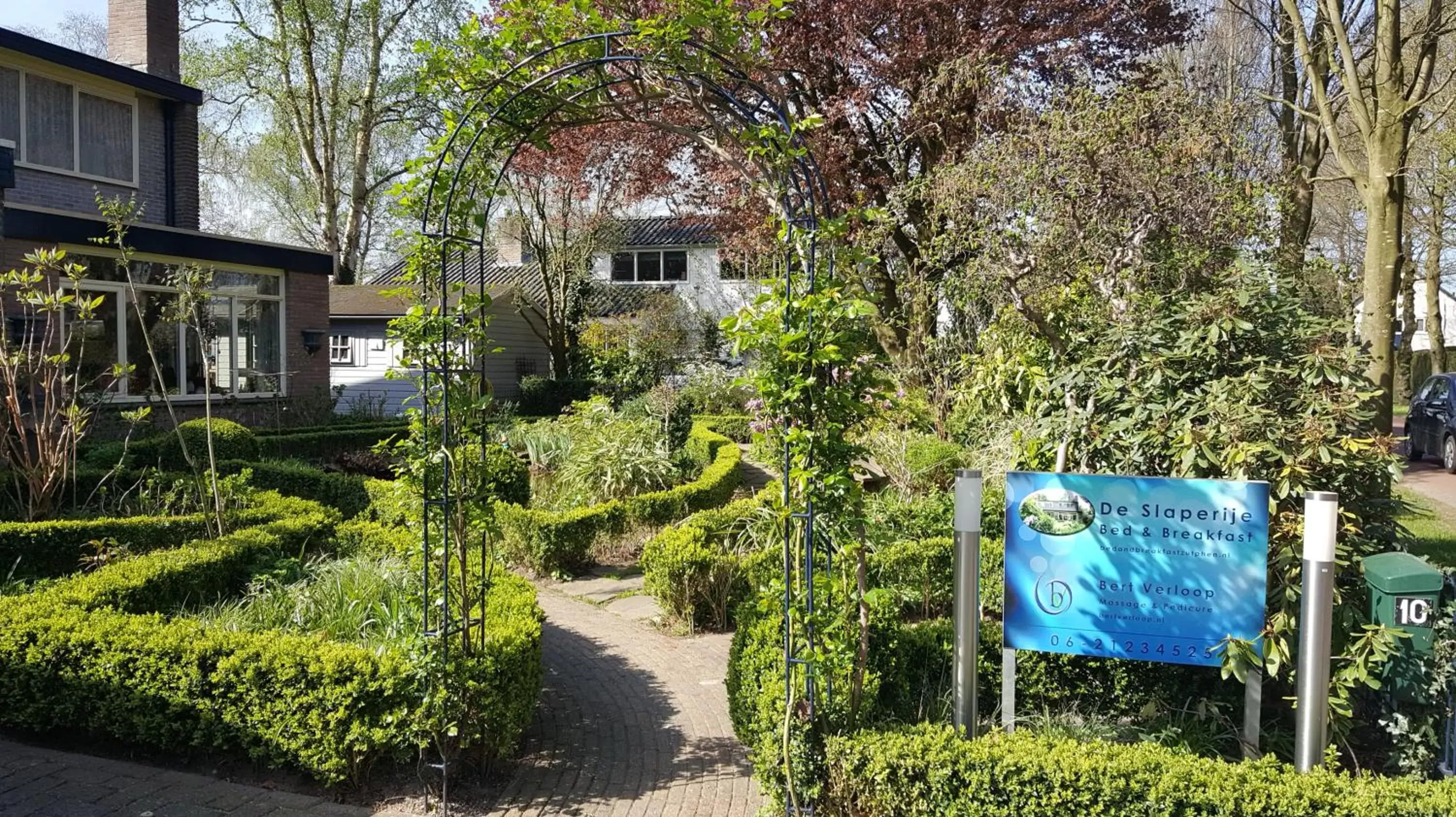 Facade/entrance in B&B De Slaperije