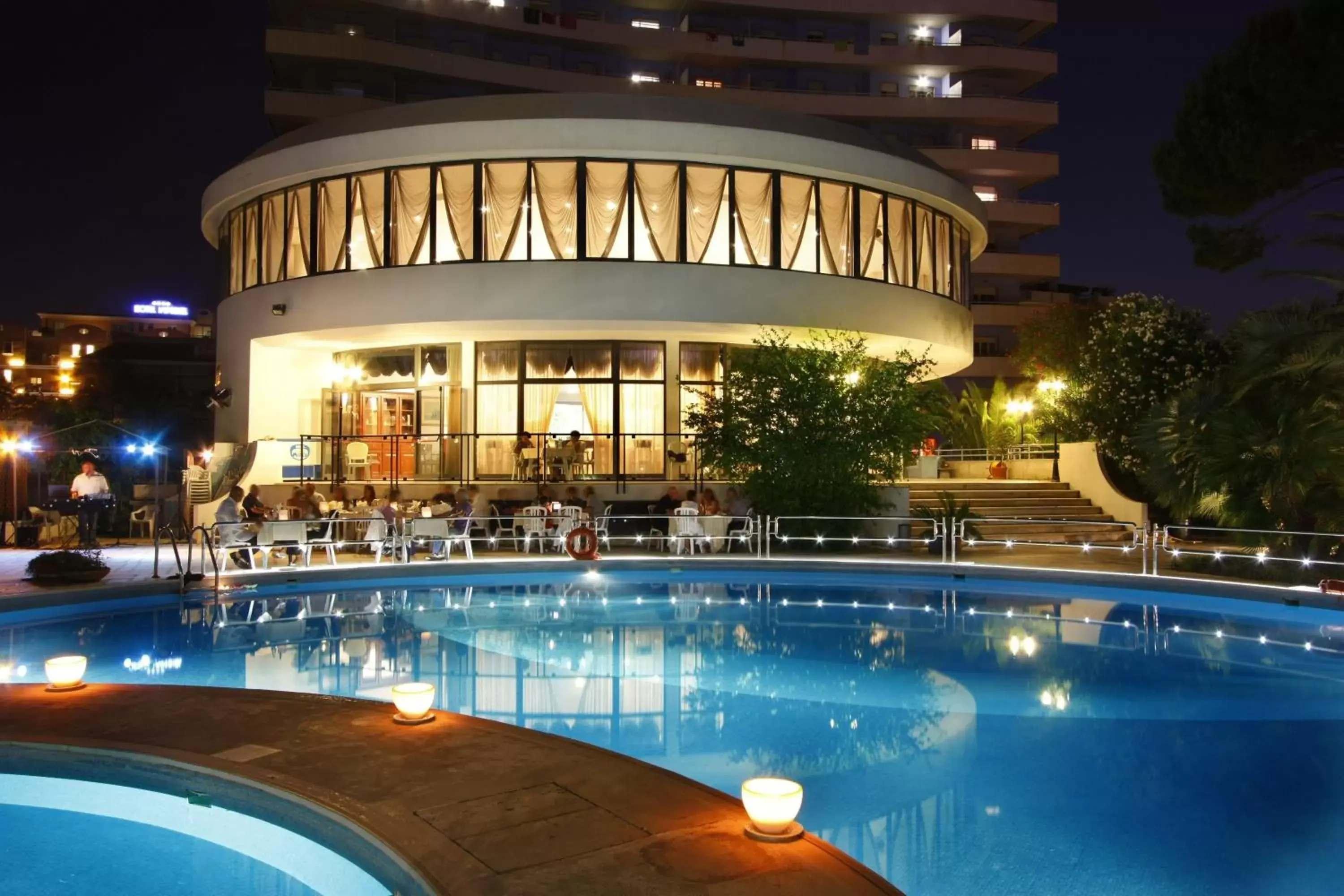 Swimming Pool in Hotel International