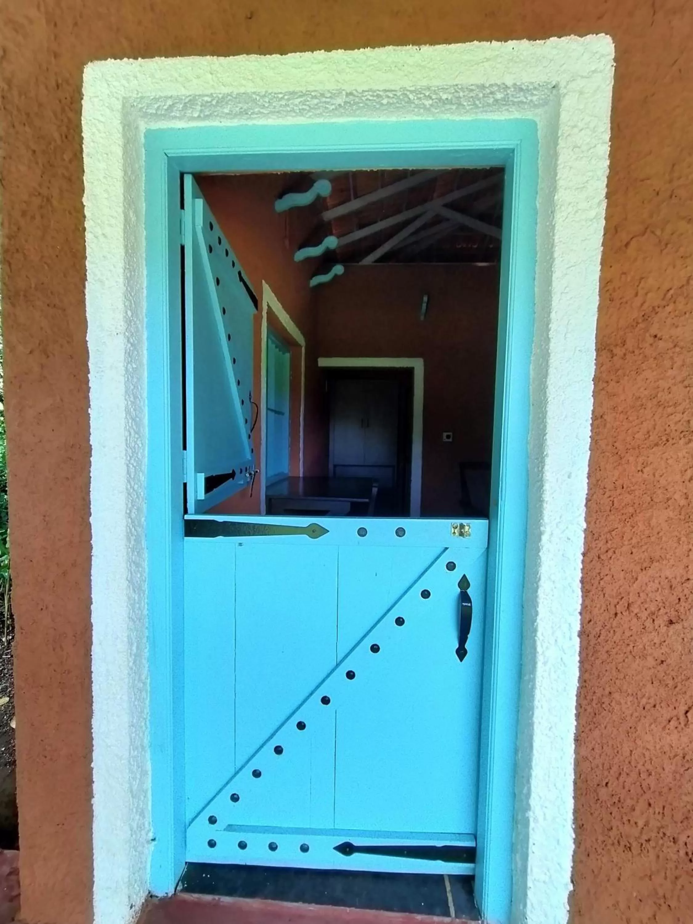 Facade/entrance in Porsu