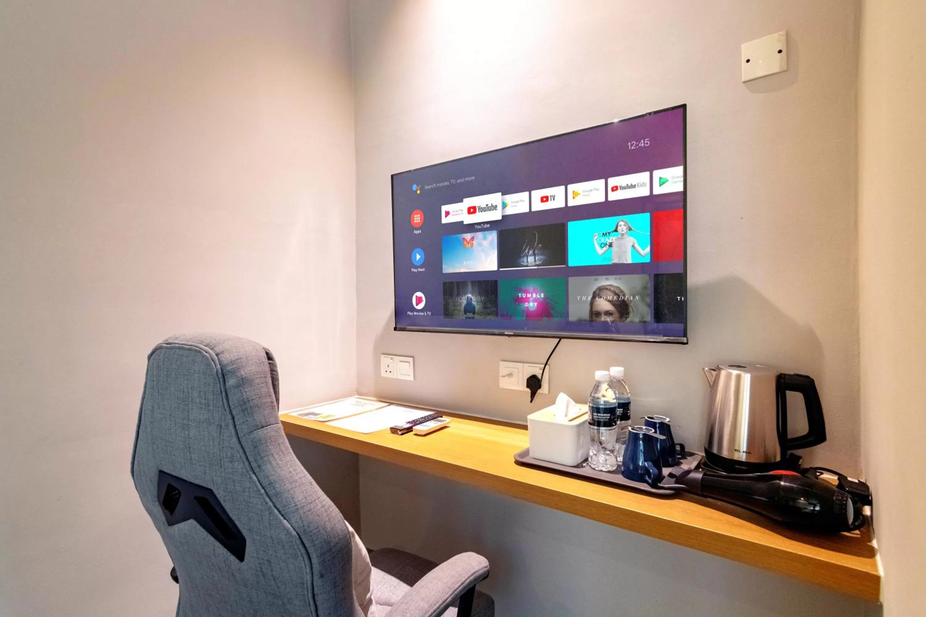 TV and multimedia in Ink Hotel by ALV