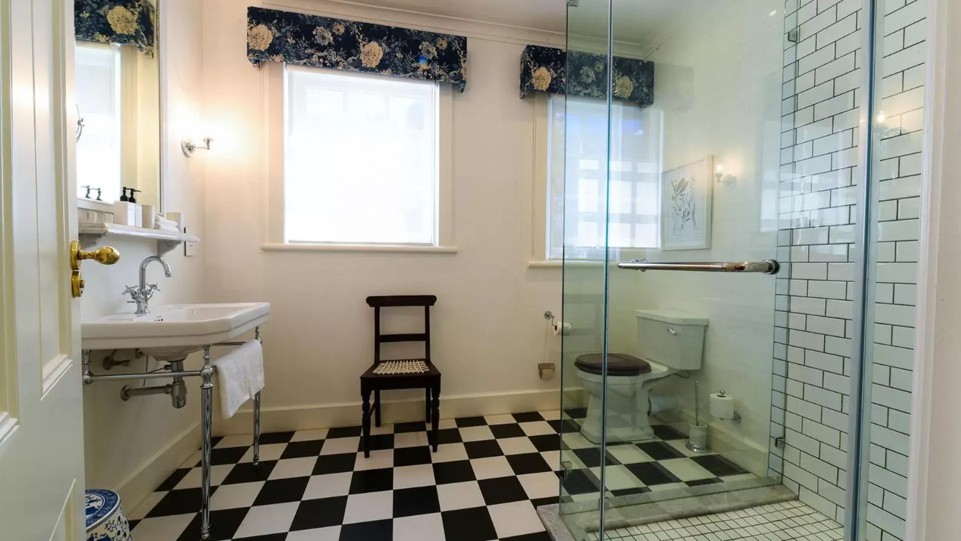 Bathroom in Drostdy Hotel