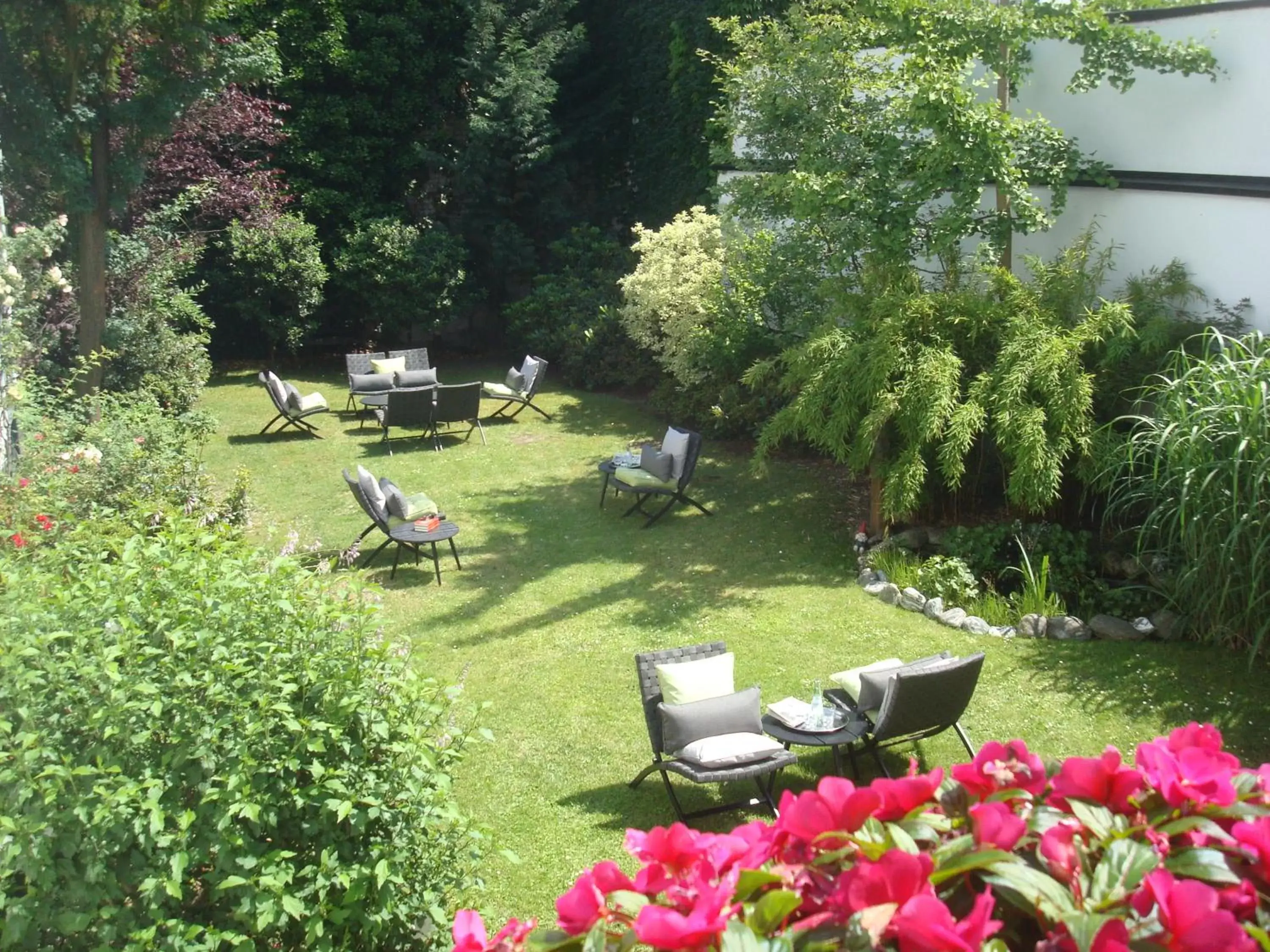 Garden in Hotel Sir & Lady Astor