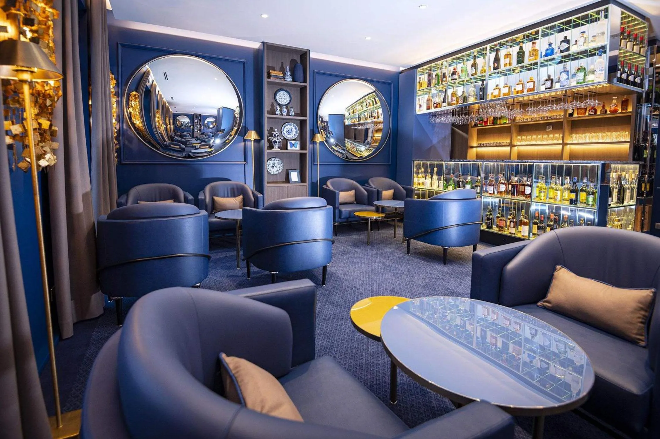 Lounge or bar in La Pyramide - Maison Henriroux