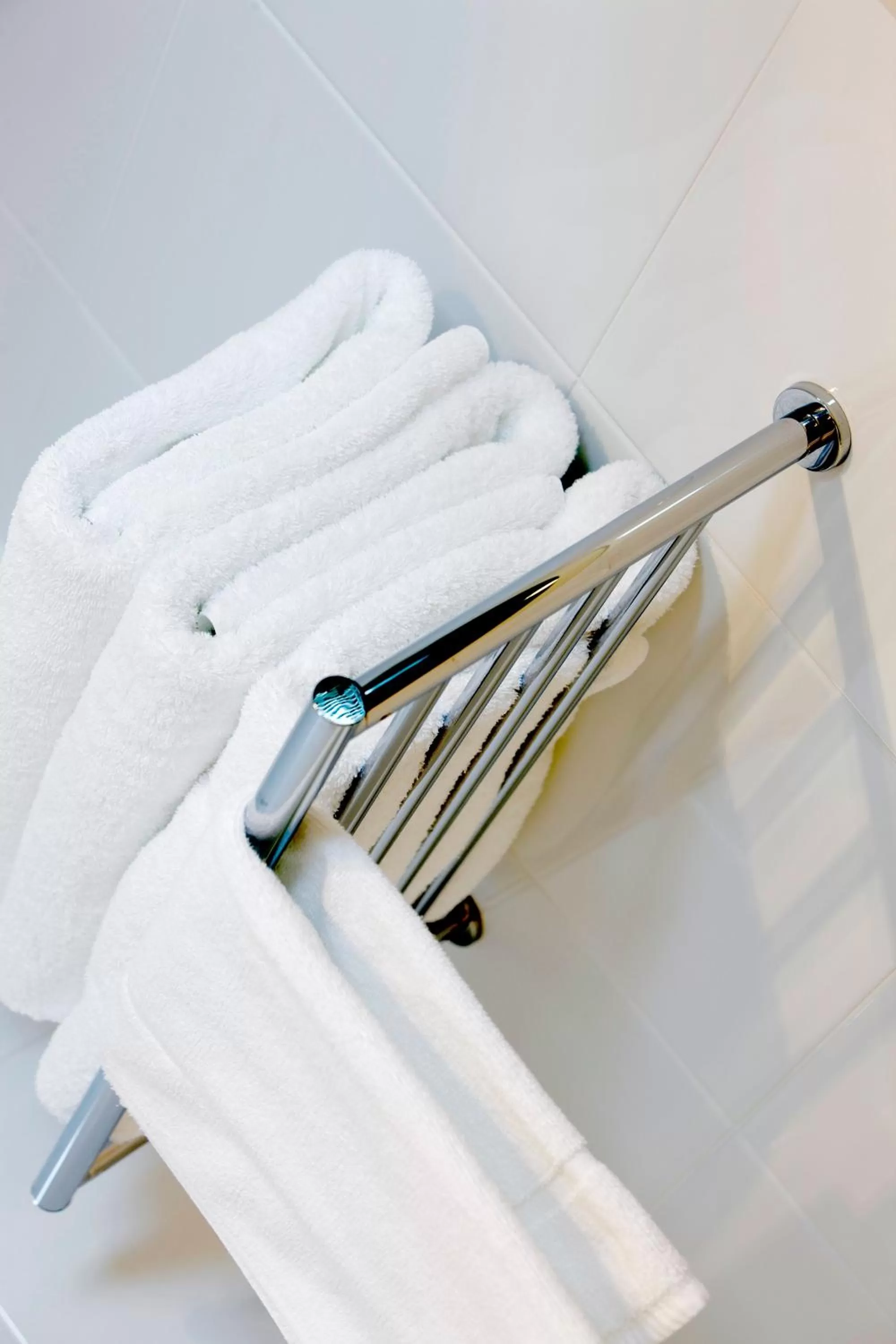 Bathroom in ibis Styles Canberra Tall Trees