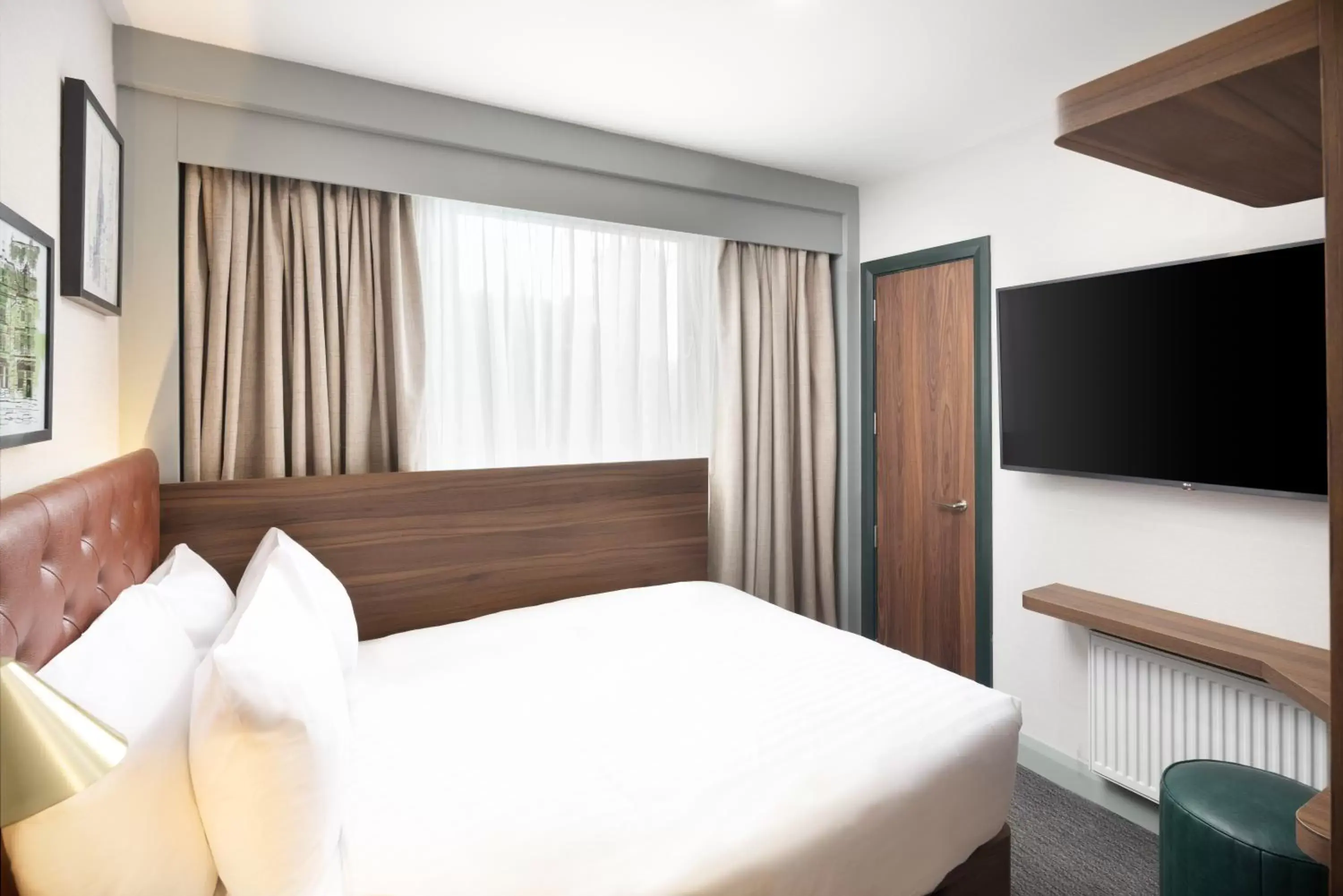 Bedroom, Bed in Four Points by Sheraton Edinburgh