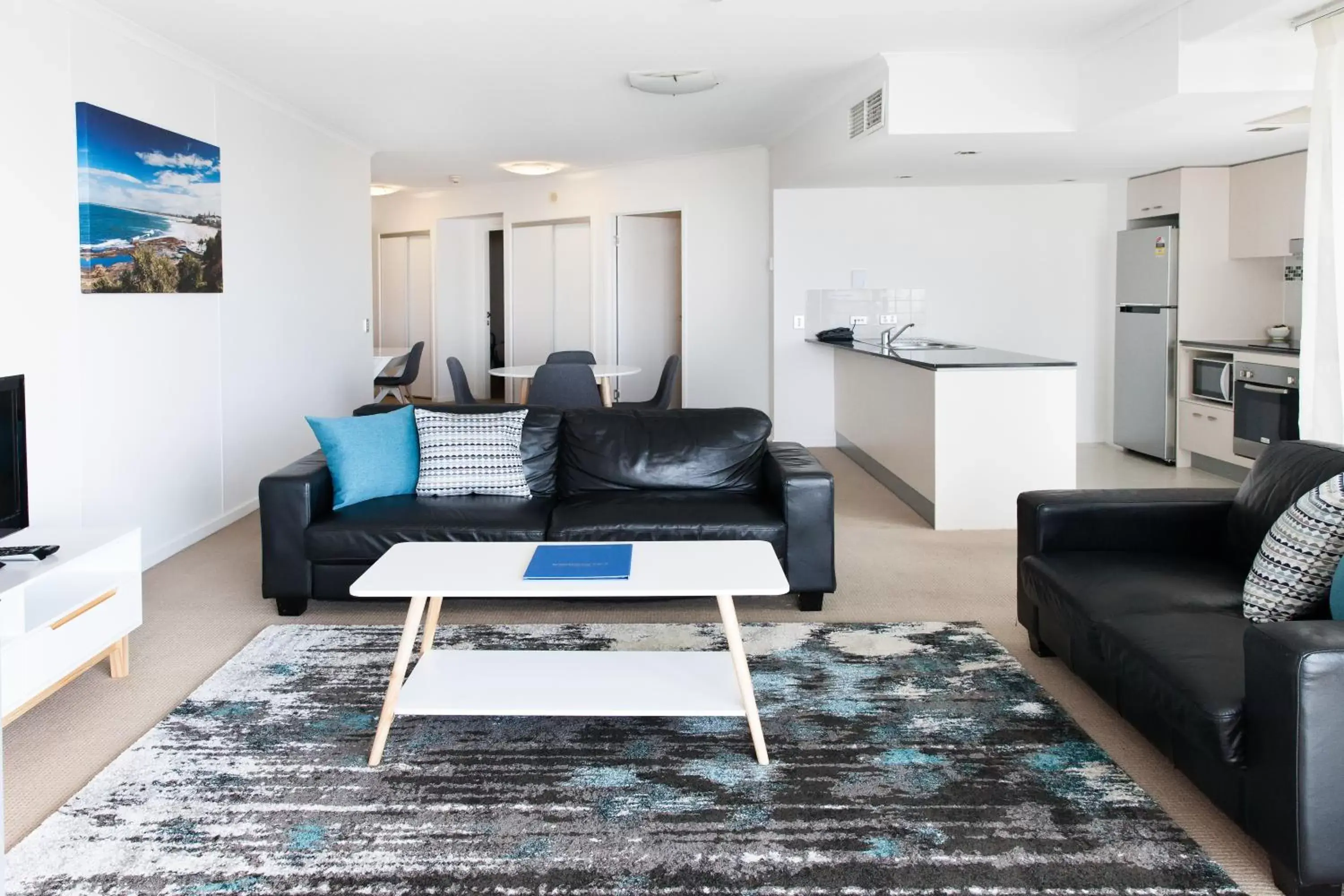 Kitchen or kitchenette, Seating Area in Ocean Views Resort Caloundra