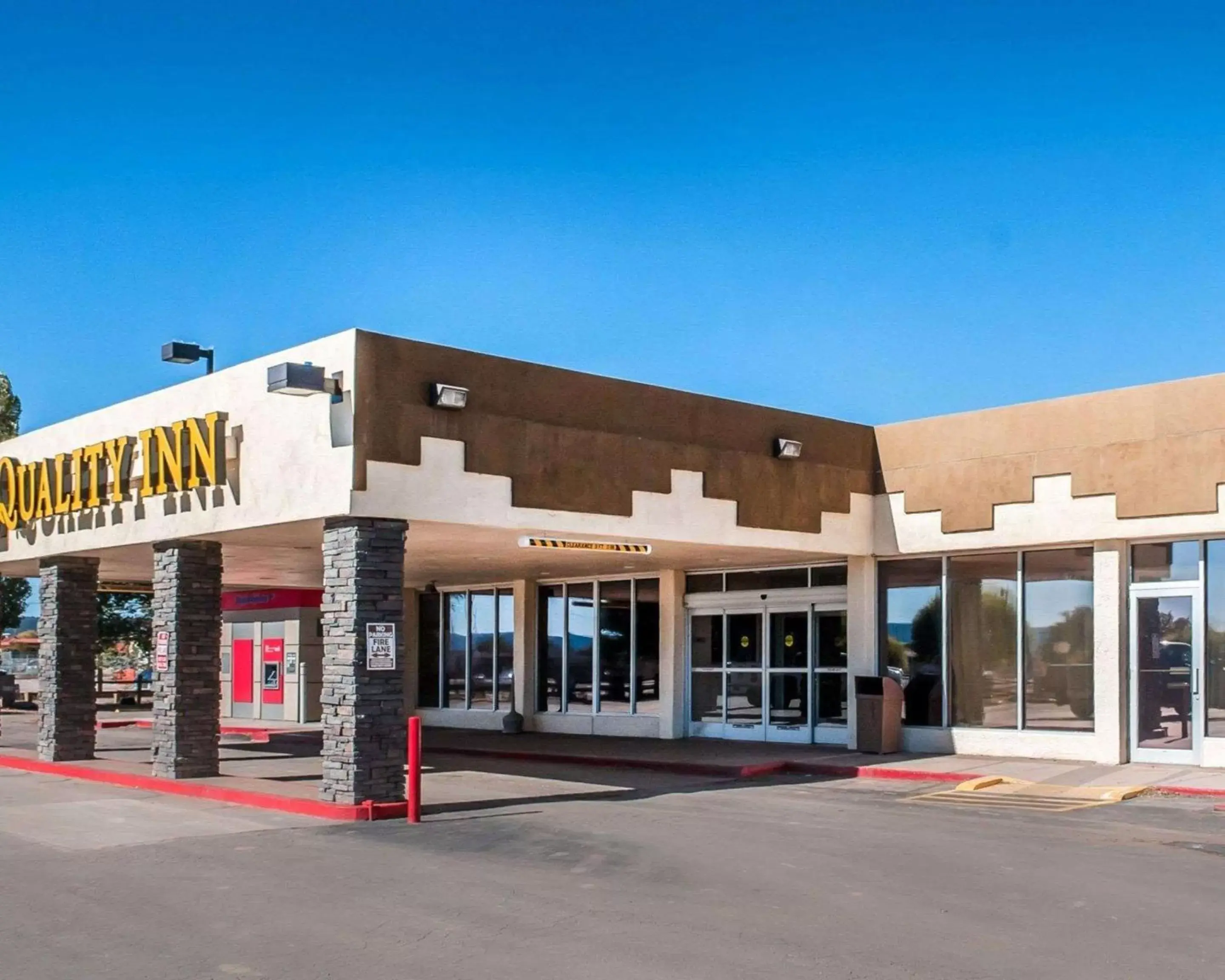 Property Building in Quality Inn Navajo Nation Capital