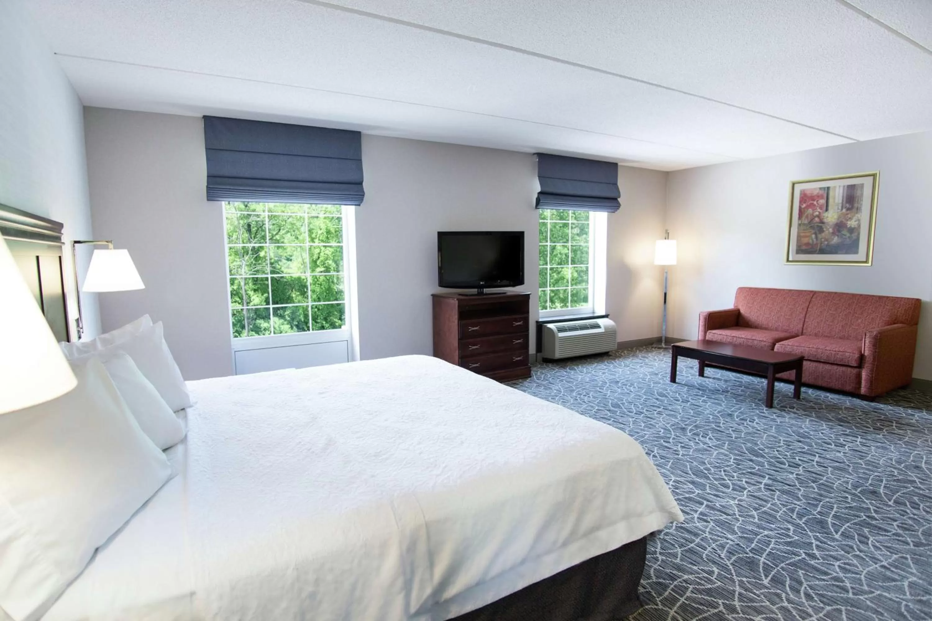 Bed in Hampton Inn & Suites Berkshires-Lenox
