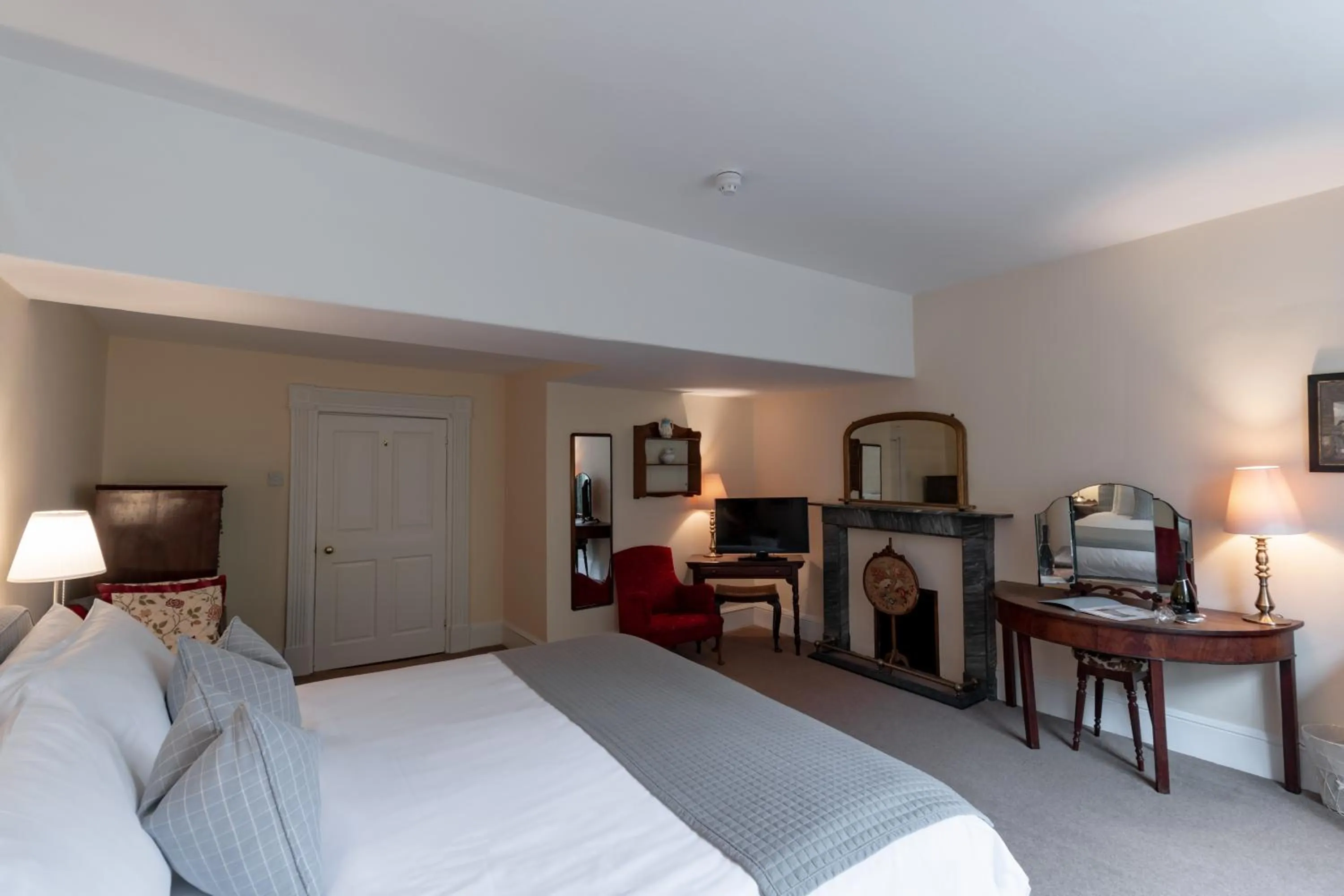 Bedroom, Bed in Spread Eagle Inn