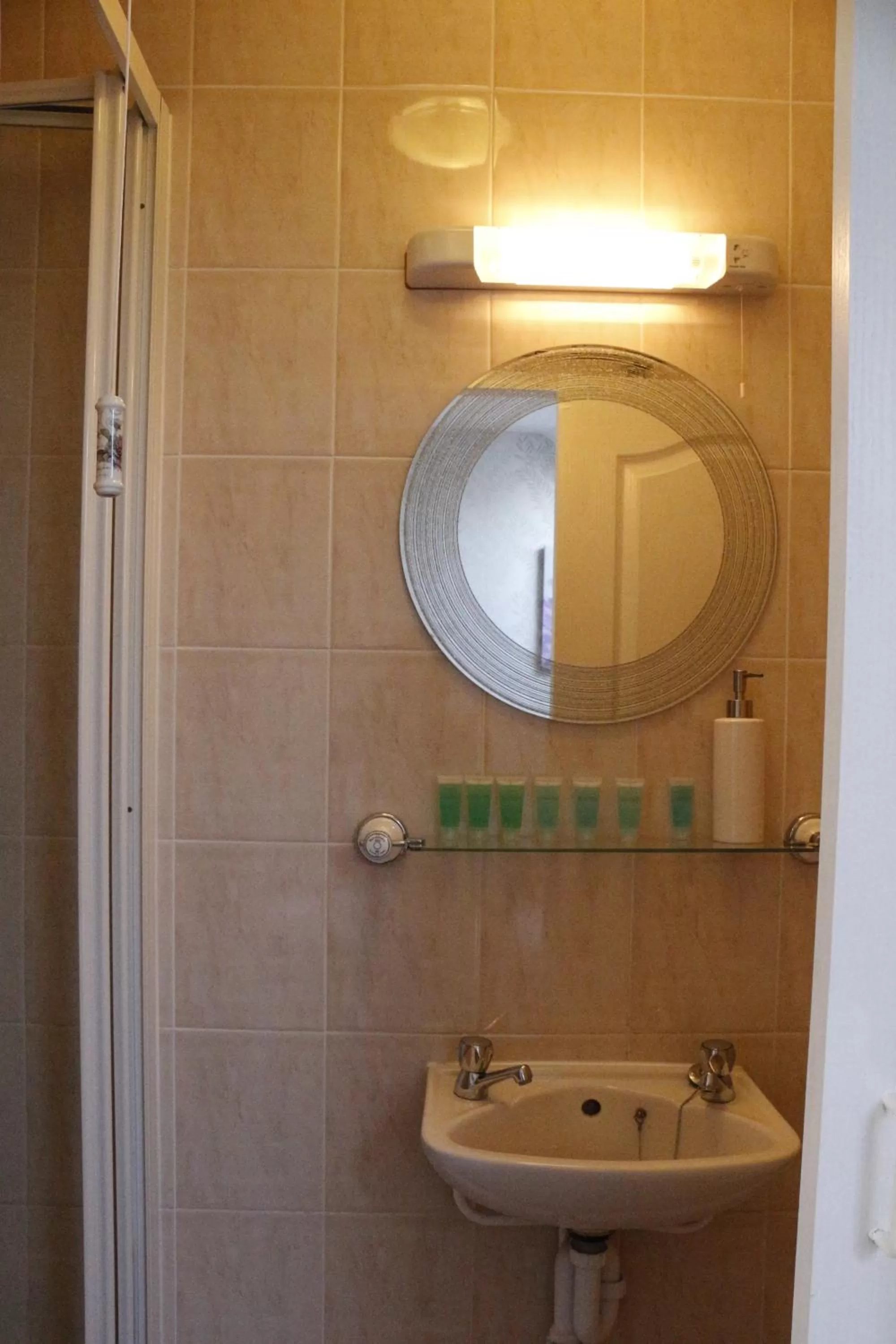 Bathroom in Adams Guest House