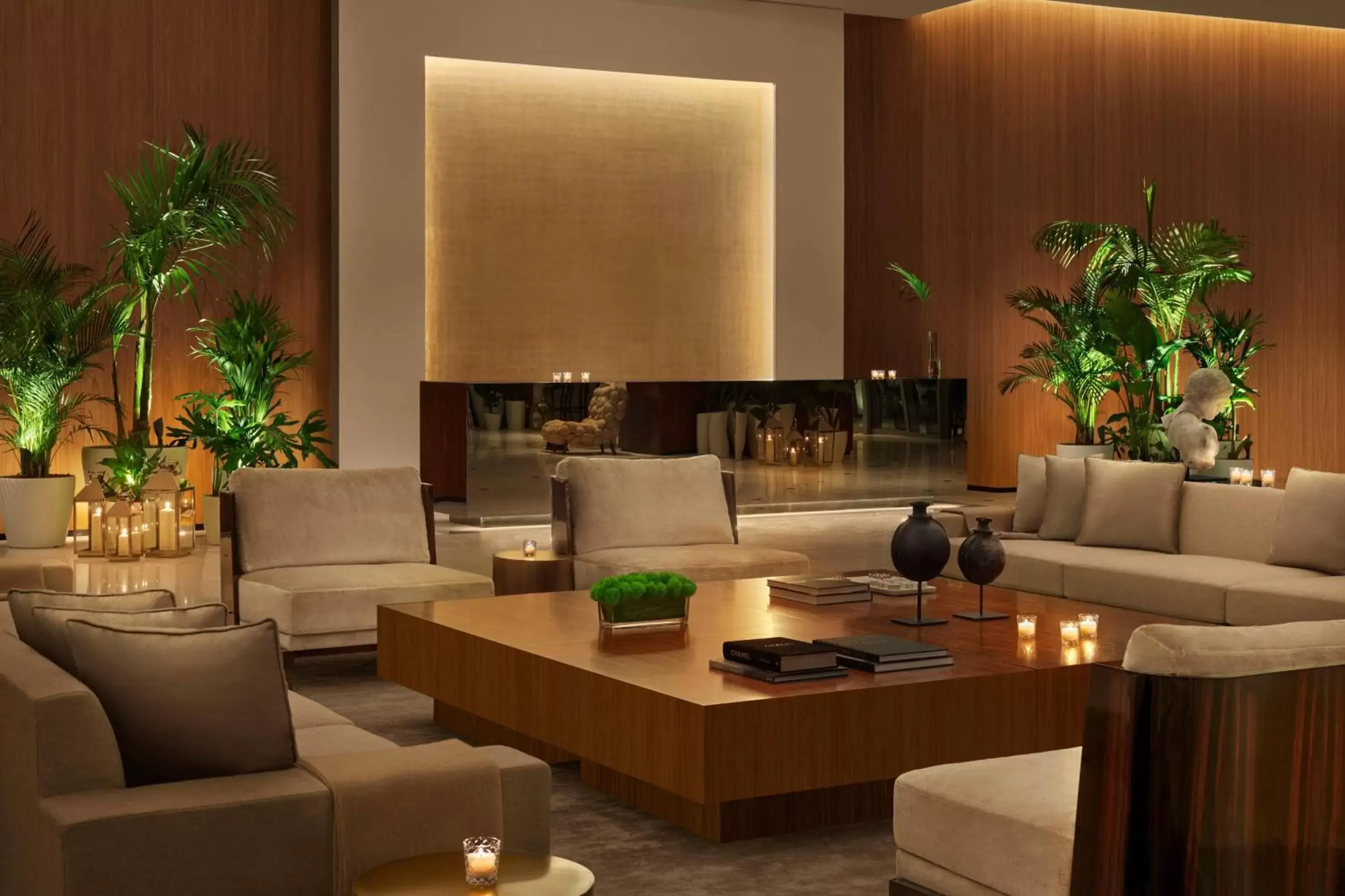 Lobby or reception, Lounge/Bar in The Abu Dhabi EDITION