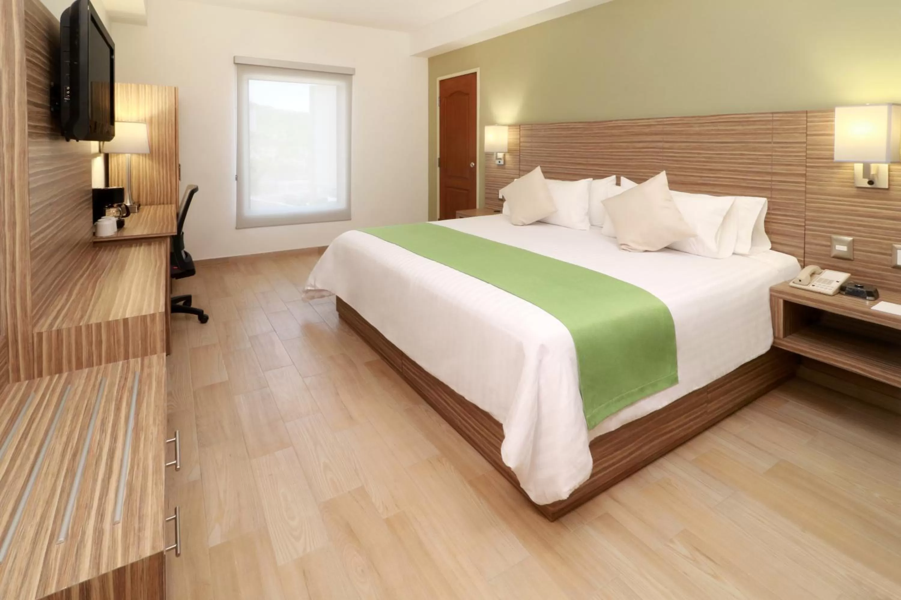 Bed in Wyndham Garden Monterrey Valle Real