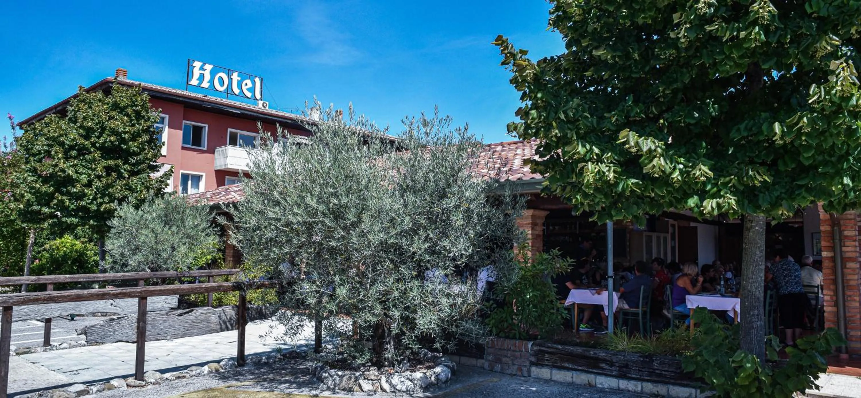 Restaurant/places to eat in Hotel Villa Strassoldo "Ex Attianese Hotel Restaurant"