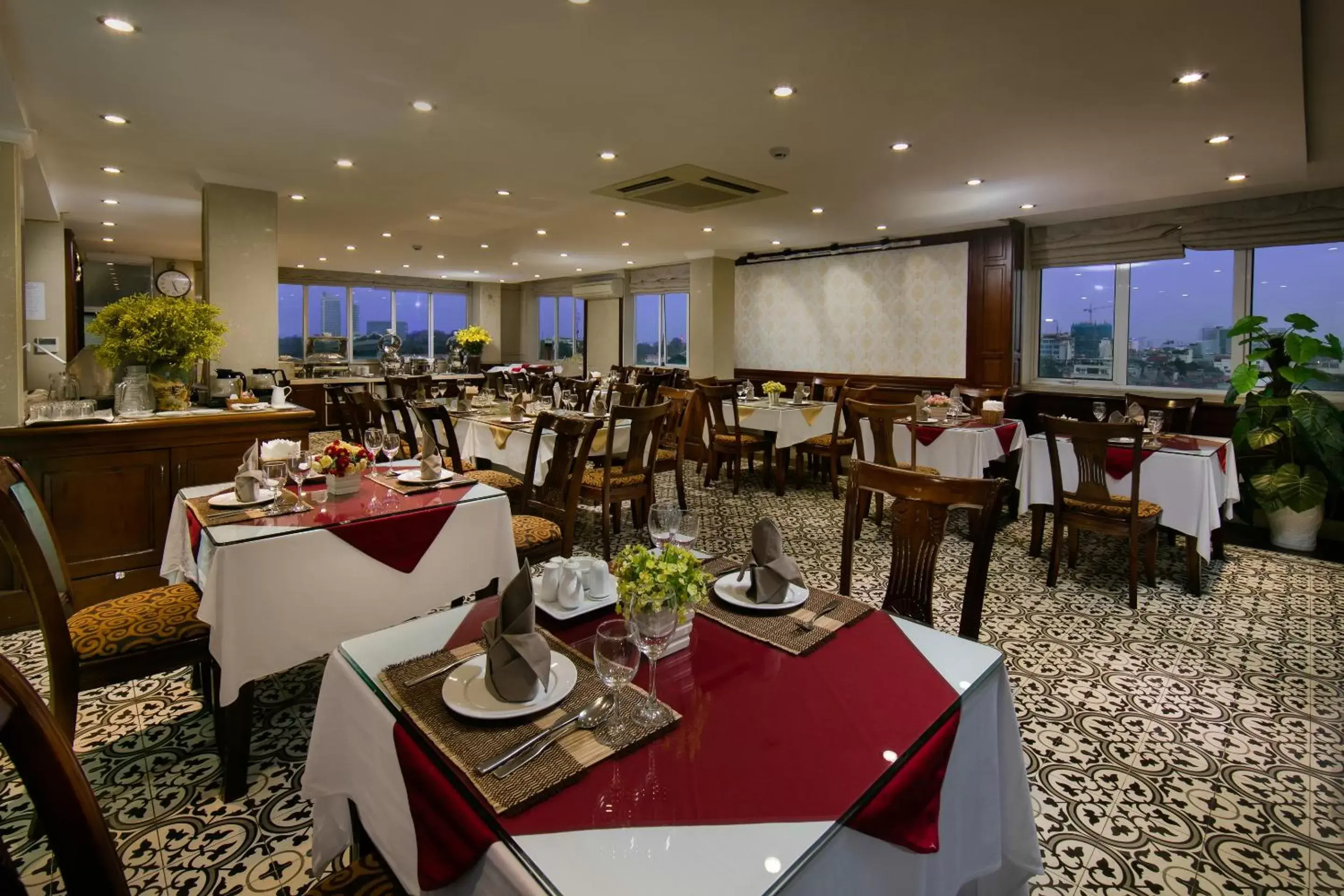 Continental breakfast, Restaurant/Places to Eat in Hanoi Emotion Hotel