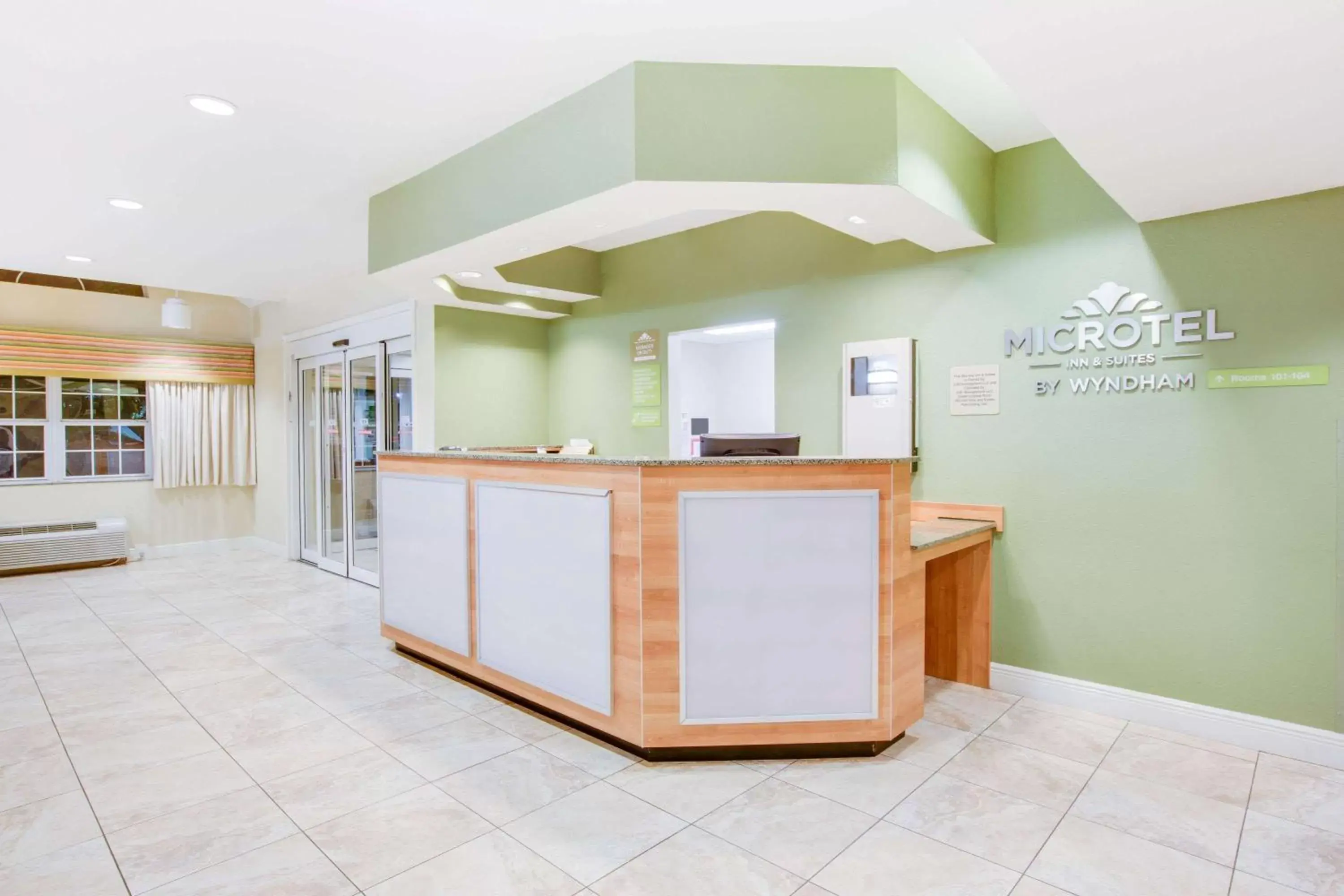 Lobby or reception, Lobby/Reception in Microtel Inn & Suites by Wyndham Saraland