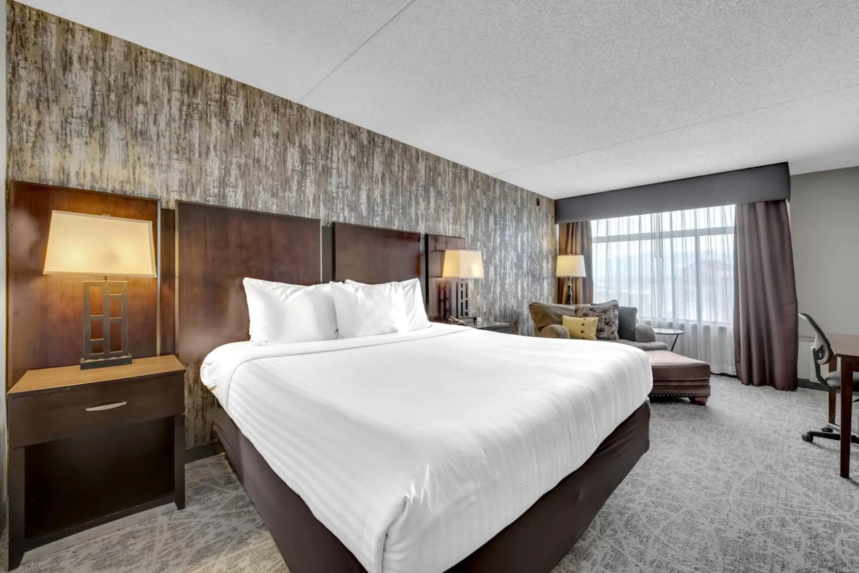 Bed in The Academy Hotel Colorado Springs